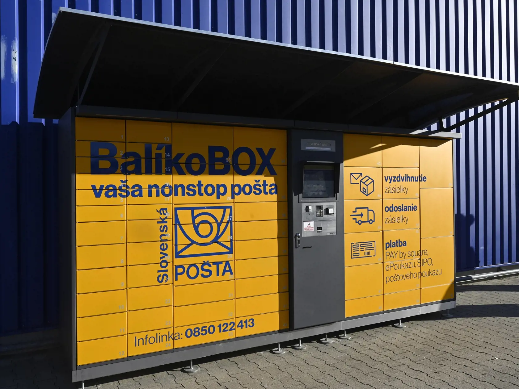 „Ak je to možné, pošta odporúča vybaviť potrebné záležitosti online, cez mobilnú aplikáciu alebo použitím BalíkoBOXov," dodala hovorkyňa.