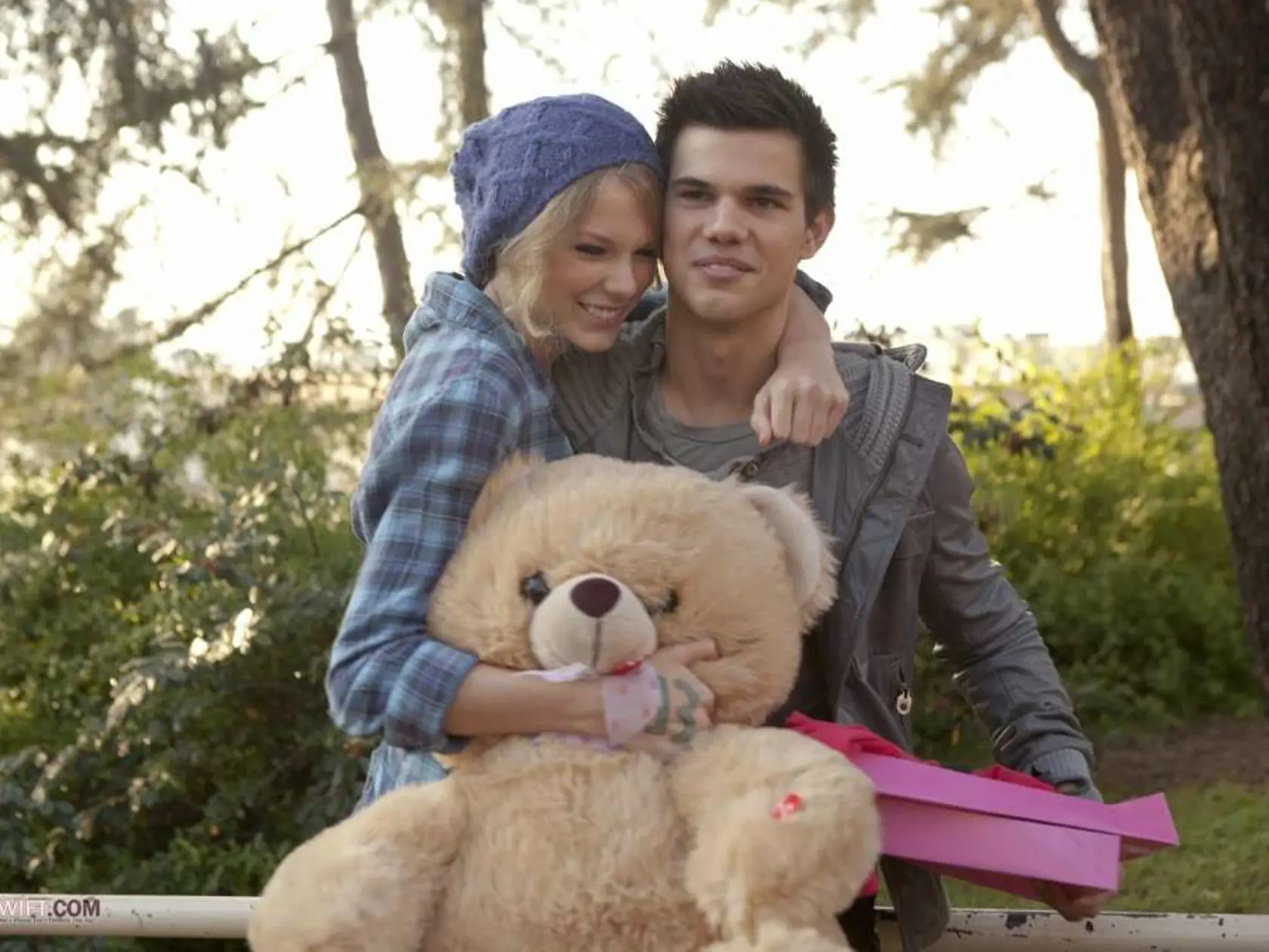 Taylor Swift & Taylor Lautner si partnerov zahrali vo filme Valentín.