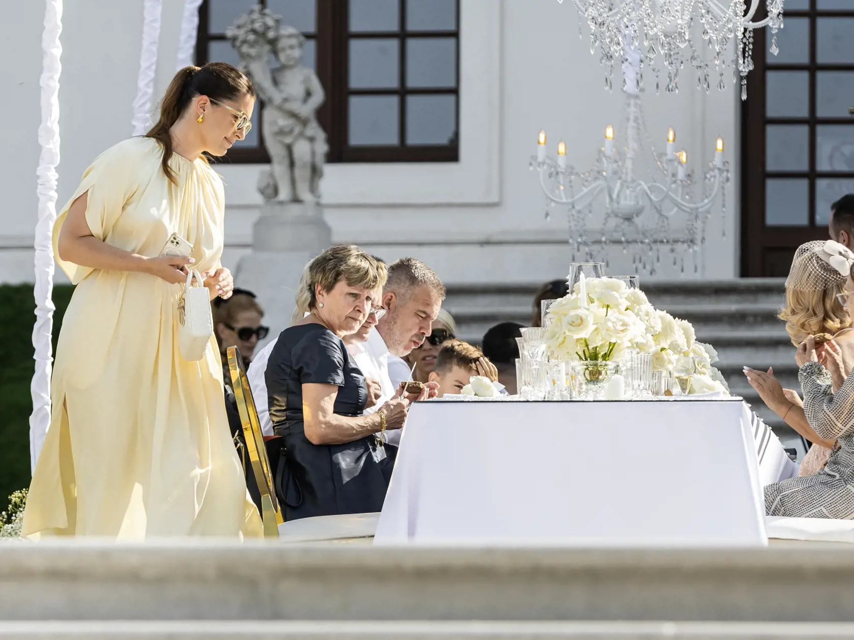 Krst dcéry Dominiky Navara Cibulkovej a Michala Navaru Niny v bratislavskom Dóme svätého Martina. Na snímke Barbora Franeková.
