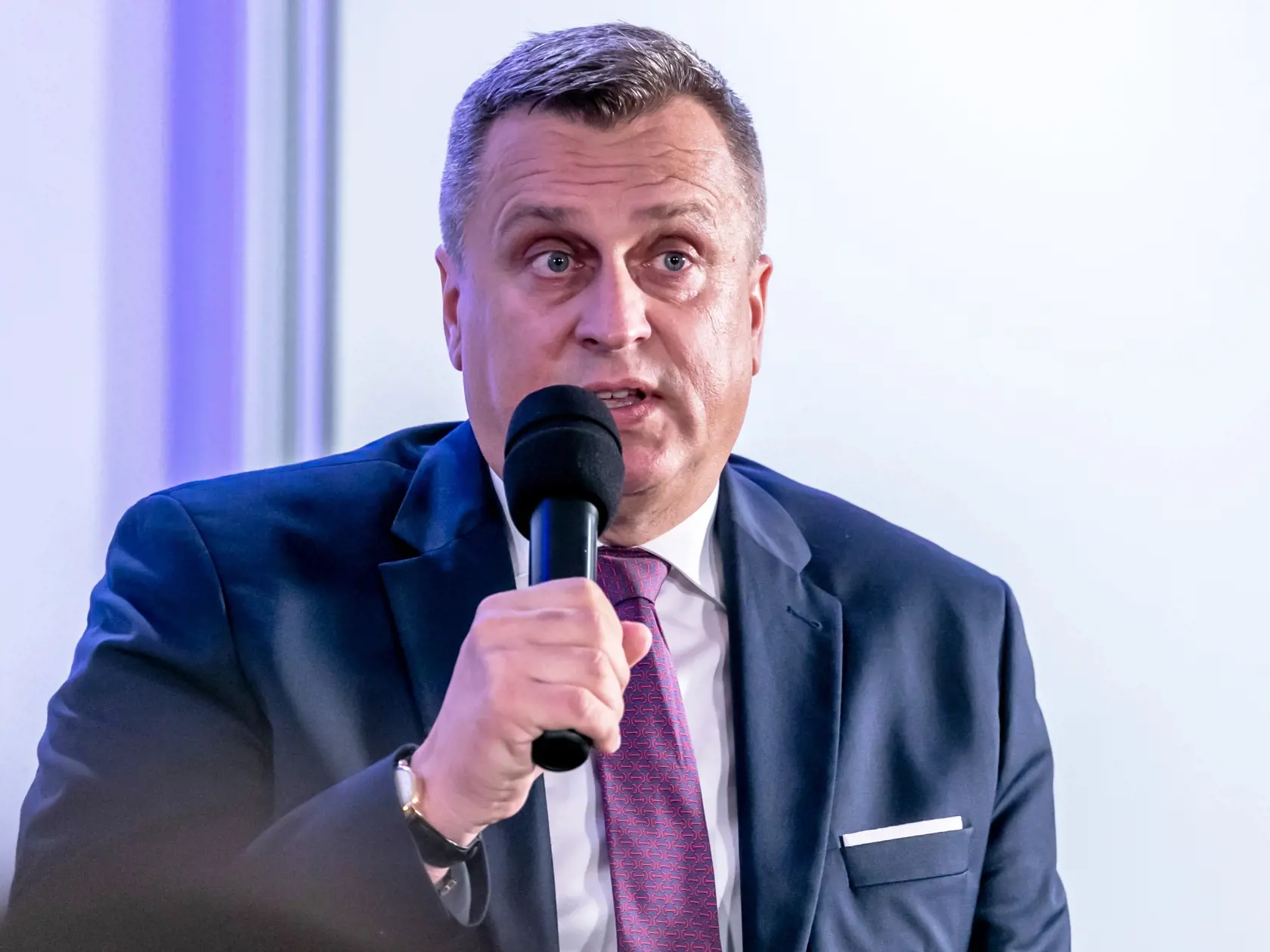 Danko by oslobodil mladých ľudí a dôchodcov od daní. „Prečo by mali platiť dane do päťsto eur, ak pracujú popri škole?“ spýtal sa šéf SNS
