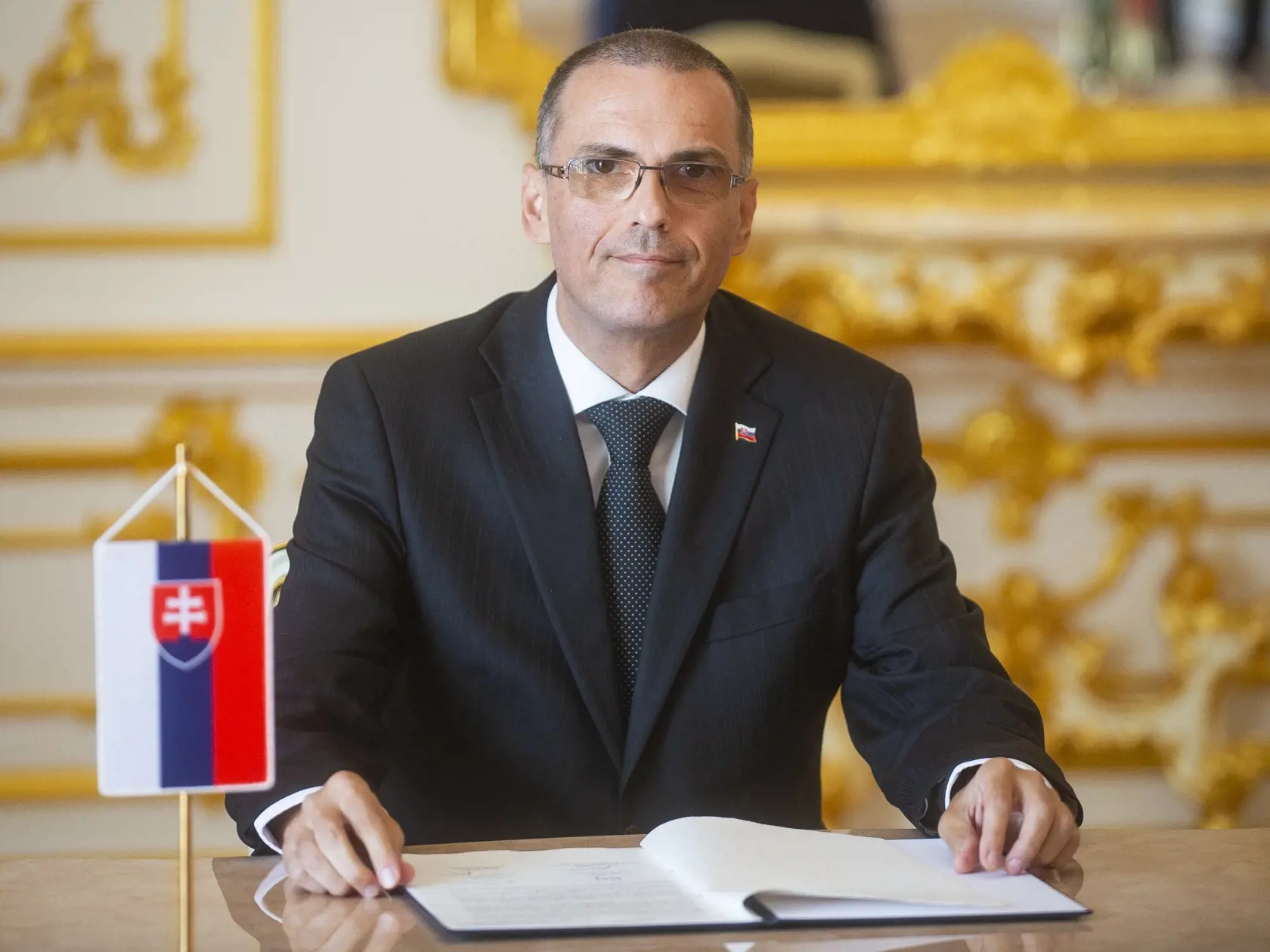 Prezidentka ešte v marci tohto roka požiadala generálneho prokurátora o zaslanie všetkých rozhodnutí generálneho prokurátora, respektíve prvého námestníka generálneho prokurátora vydaných podľa paragrafu 363 Trestného poriadku.