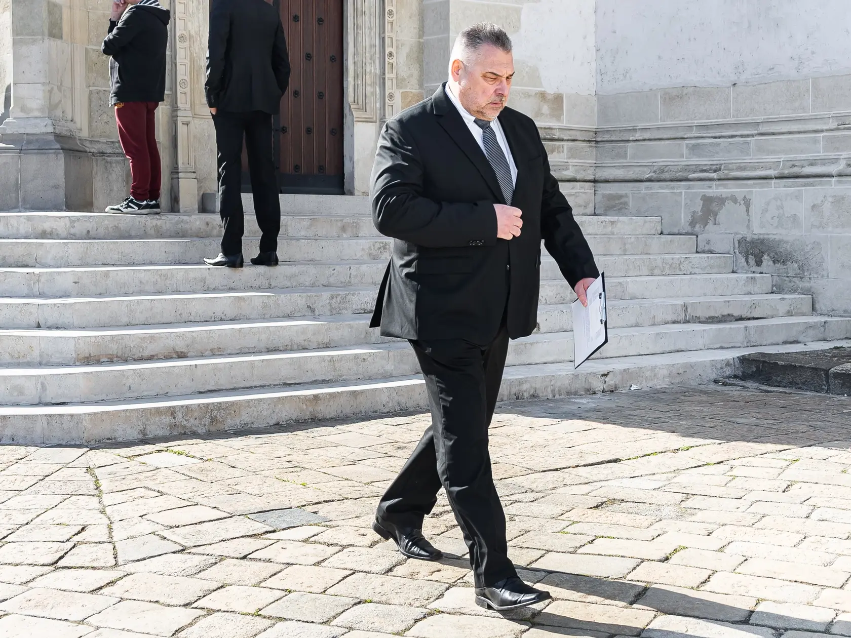 Posledná rozlúčka s hercom Štefanom Kvietikom za účasti rodiny aj verejnosti v Katedrále sv. Martina v Bratislave. Na snímke Marek Ťapák.
