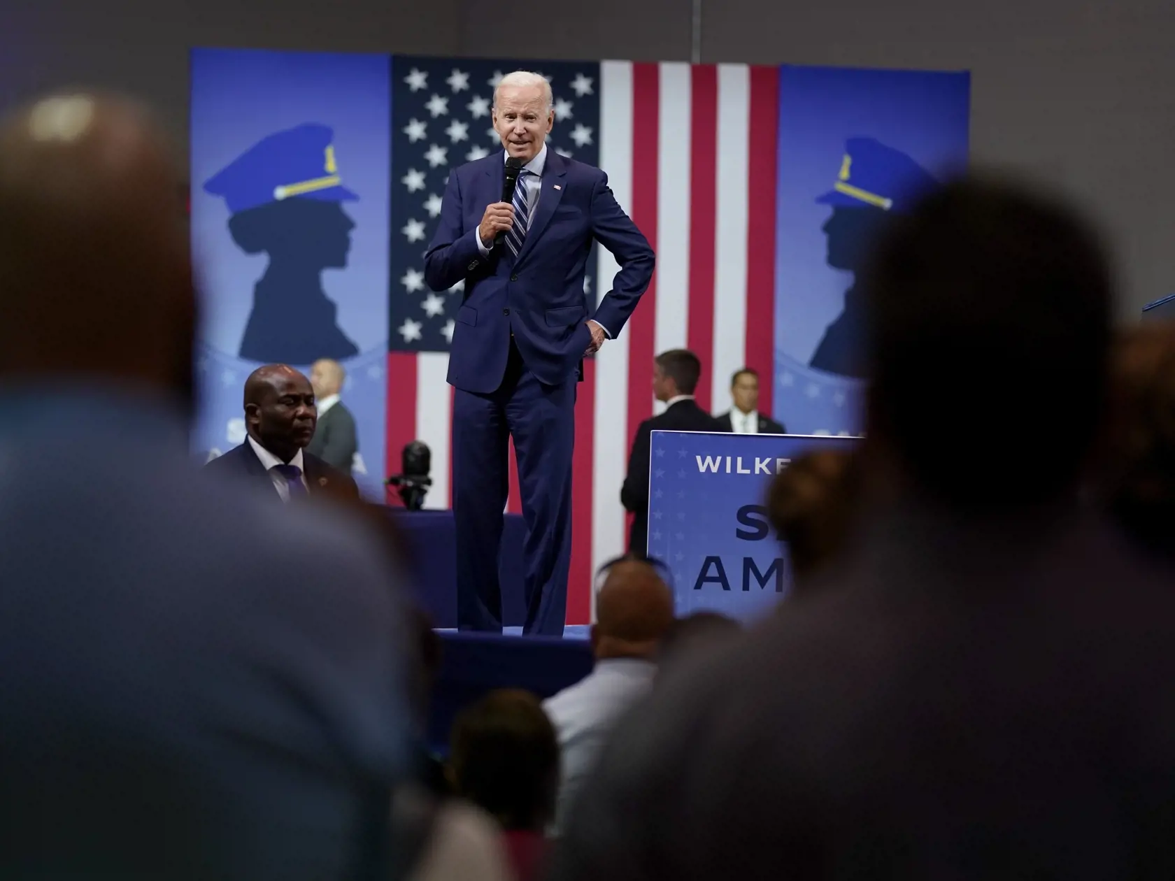 Americký prezident Joe Biden hovorí na tému kontroly zbraní v americkom meste Wilkes-Barre v štáte Pensylvánia 30. augusta 2022.