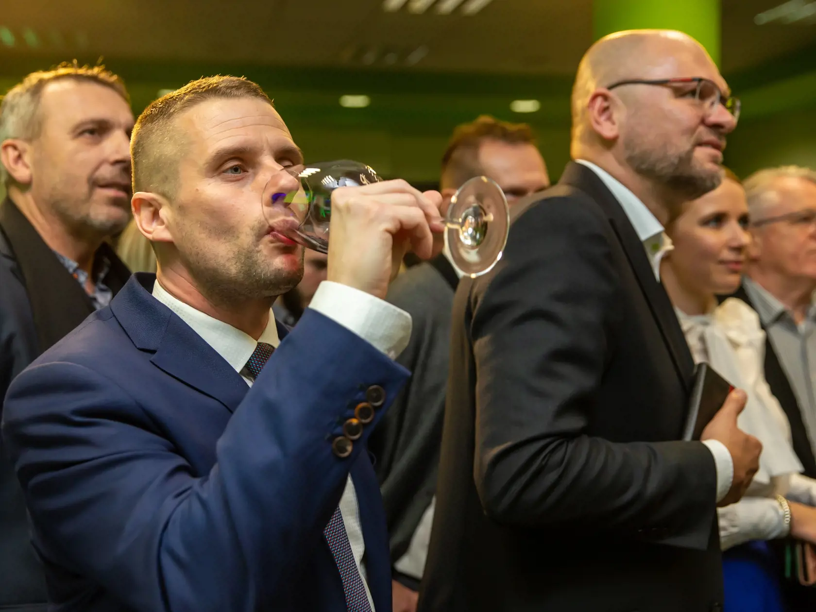 ,Na snímke je Richard Sulík, Martin Klus v centrálnej politickej strany SaS počas volebnej noci do Národnej rady Slovenskej republiky, 29.2.2020.