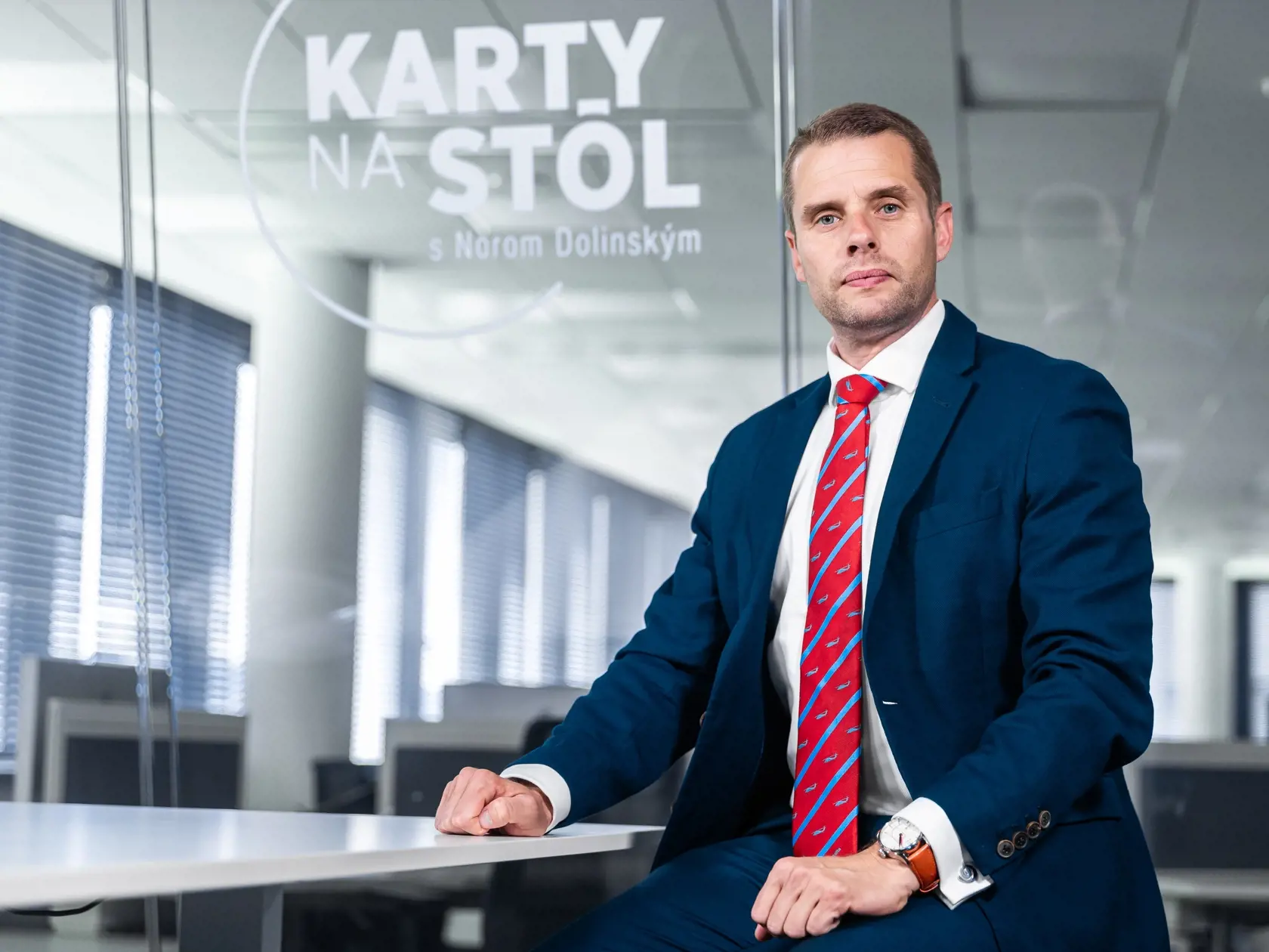 Po jeho neúspešnom pokuse dostať sa do bruselských inštitúcií sa rozhodol kandidovať do parlamentných volieb.