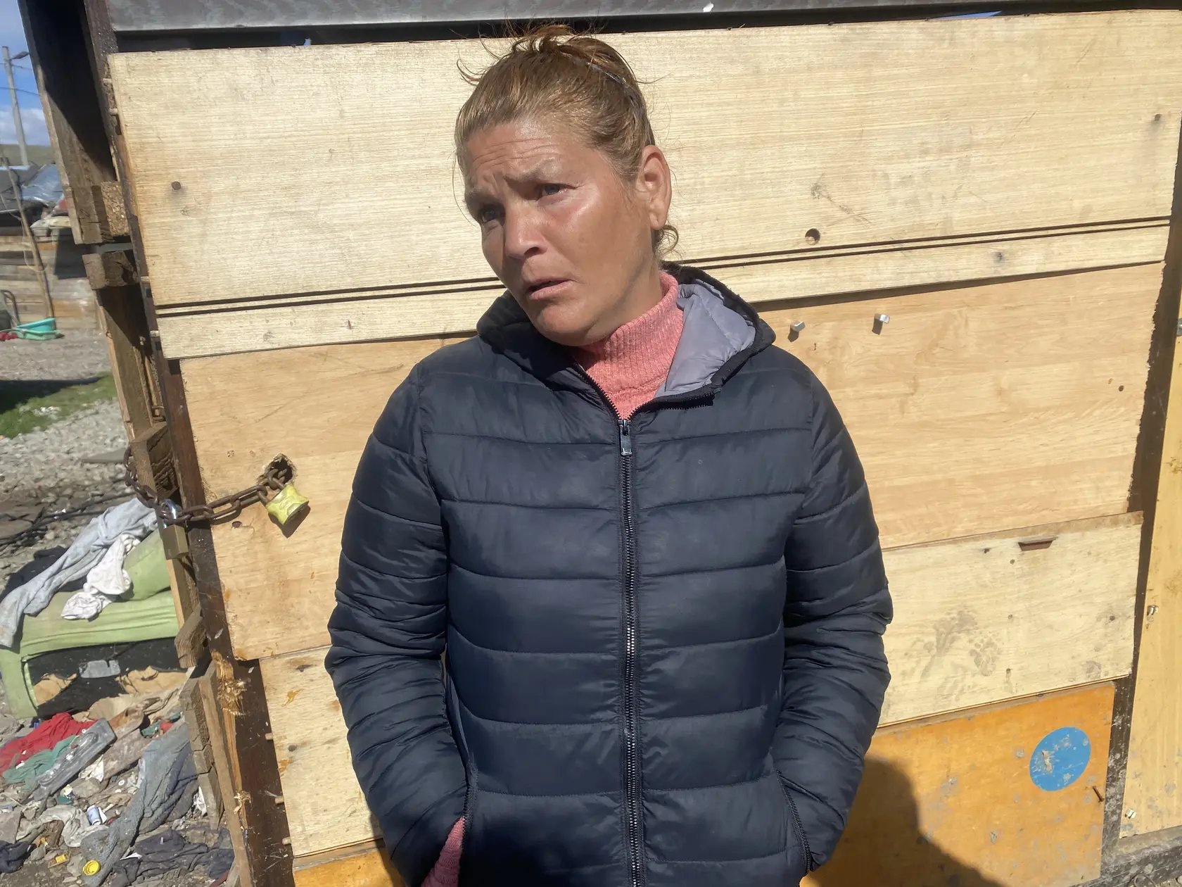 Slavomíra Šibriková (42) sa teší na sťahovanie do novej unimobunky. Bývať tam bude s manželom, dcérou a mesačným vnúčaťom. V stredu sa prišla pozrieť na to, kde bude mať nový domov. 