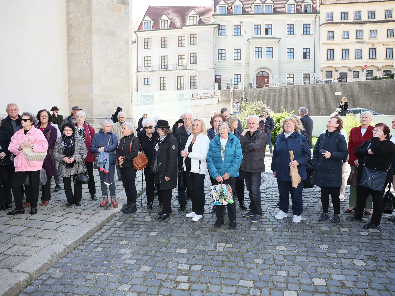 Posledná rozlúčka s hercom Štefanom Kvietikom († 90) v Katedrále sv. Martina v Bratislave.