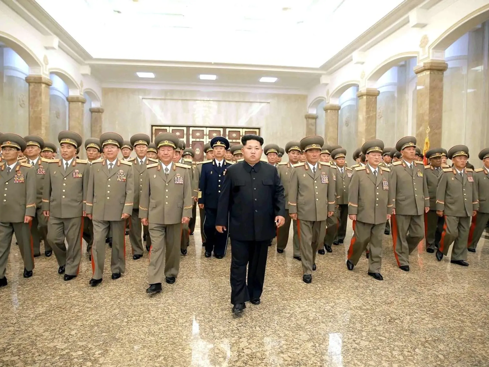 Kim Čong-un si pripomenul 21. výročie úmrtia zakladateľa štátu Kim Ir-sena.