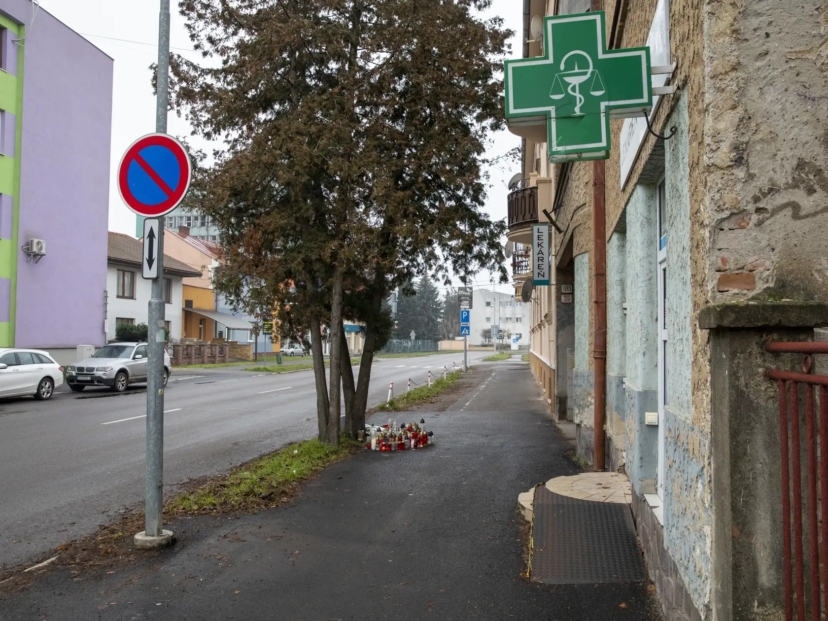 Na snímke je miesto činu, kde bola zavraždená sestrička Erika na Silvestra.