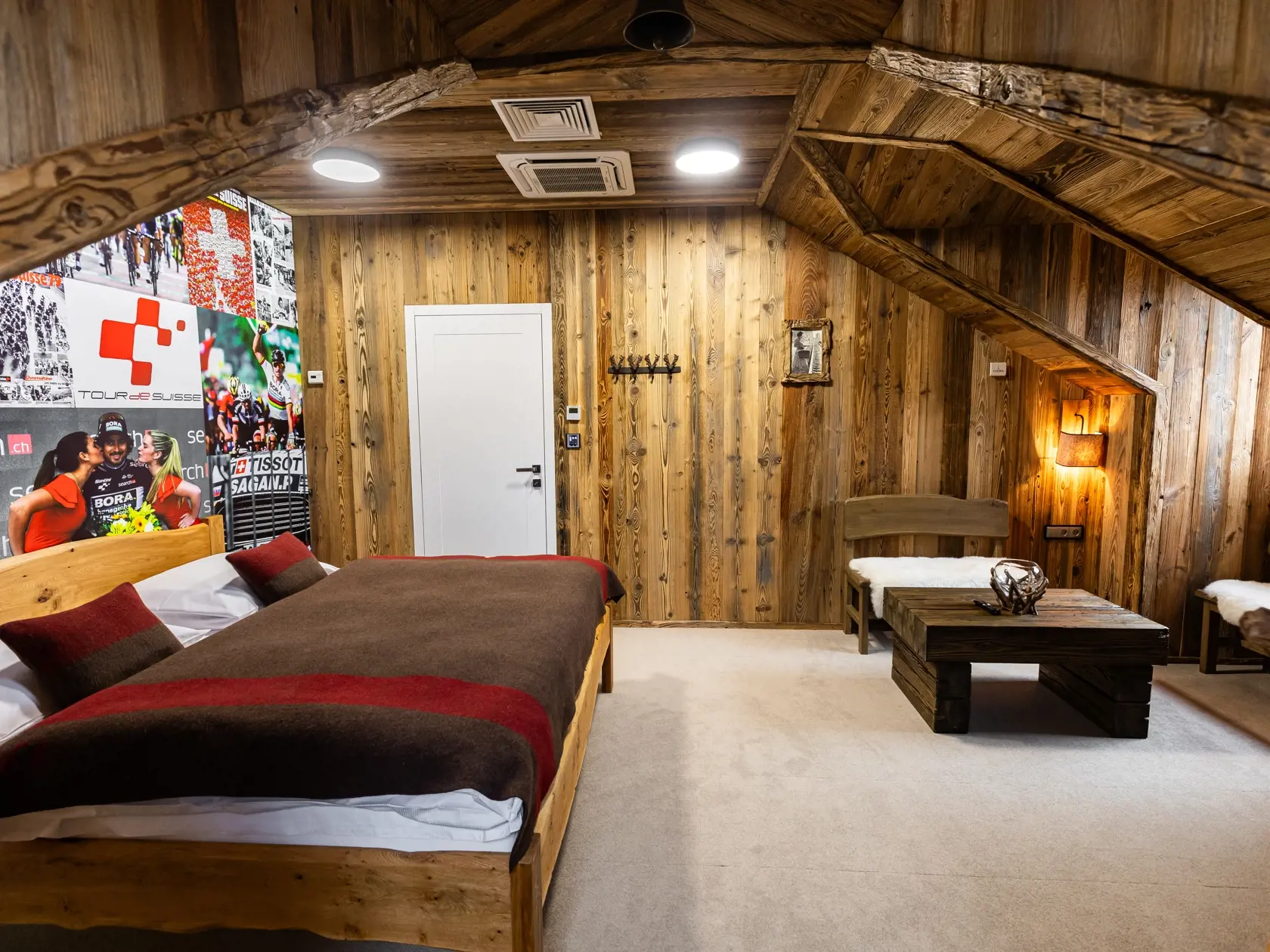 SP resort v Žiline. Na snímke izba s názvom SWISS.