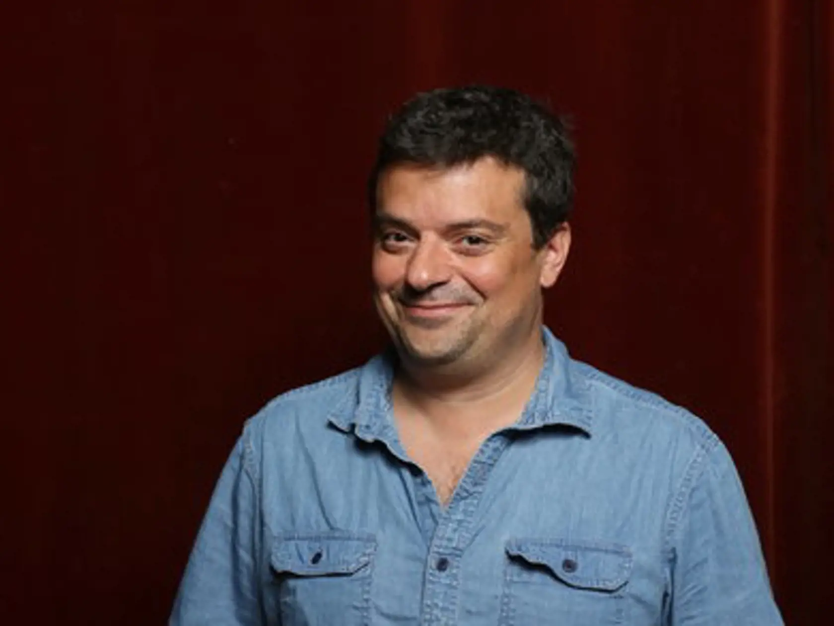 Herec Filip Rajmont hráva pravidelne v seriáloch.
