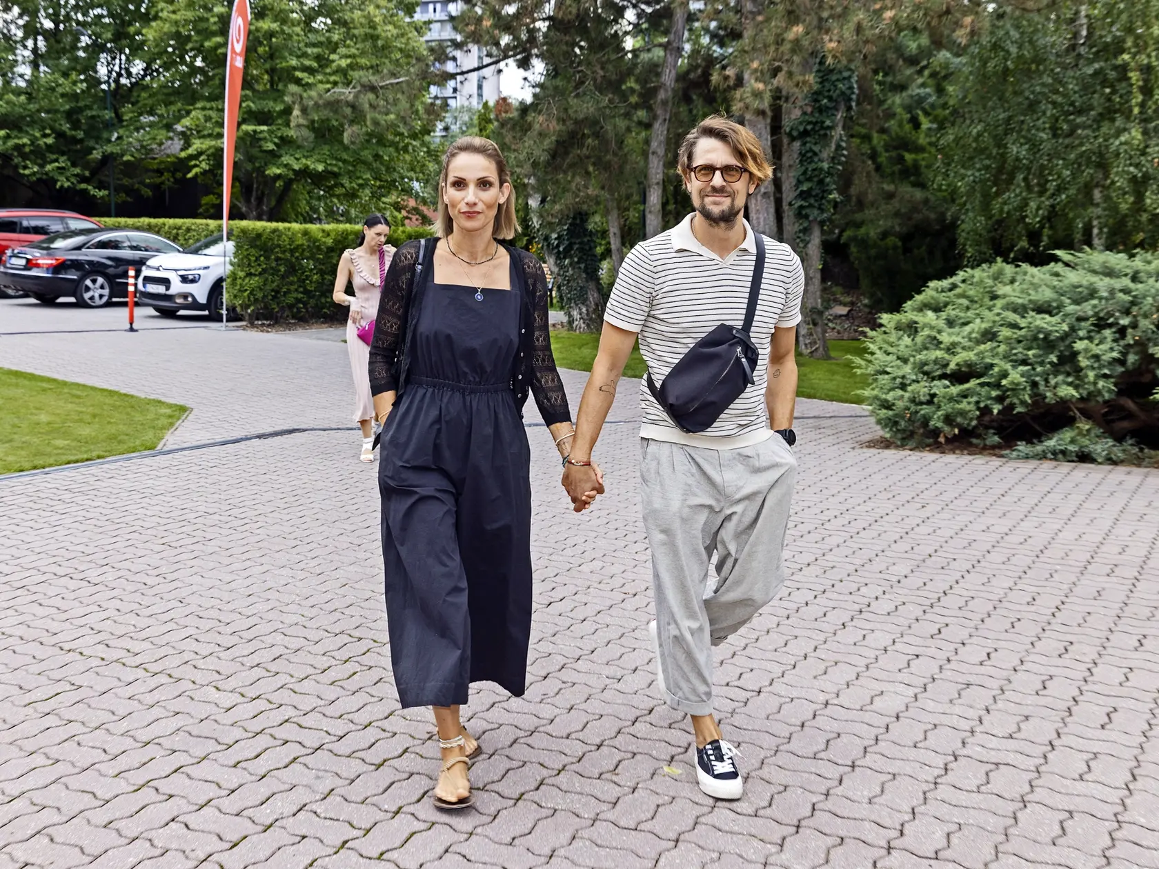 Ruka v ruke si vykračovali Zuzana Kánocz a Juraj Loj. 