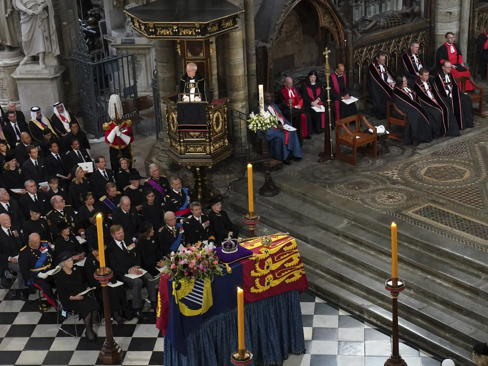 WA 62 Londýn -  Canterburský arcibiskup Justin Welby počas kázne na štátnom pohrebe britskej kráľovnej Alžbety II. vo Westminsterskom opátstve v Londýne v pondelok 19. septembra 2022. Štátny pohreb panovníčky sa začal v pondelok o 11.00 h (12.00 SELČ). Kráľovná Alžbeta II. zomrela 8. septembra vo veku 96 rokov vo svojom letnom sídle Balmoral v Škótsku. FOTO TASR/AP


Archbishop of Canterbury, the Most Reverend Justin Welby speaking during the State Funeral of Queen Elizabeth II, held at Westmins