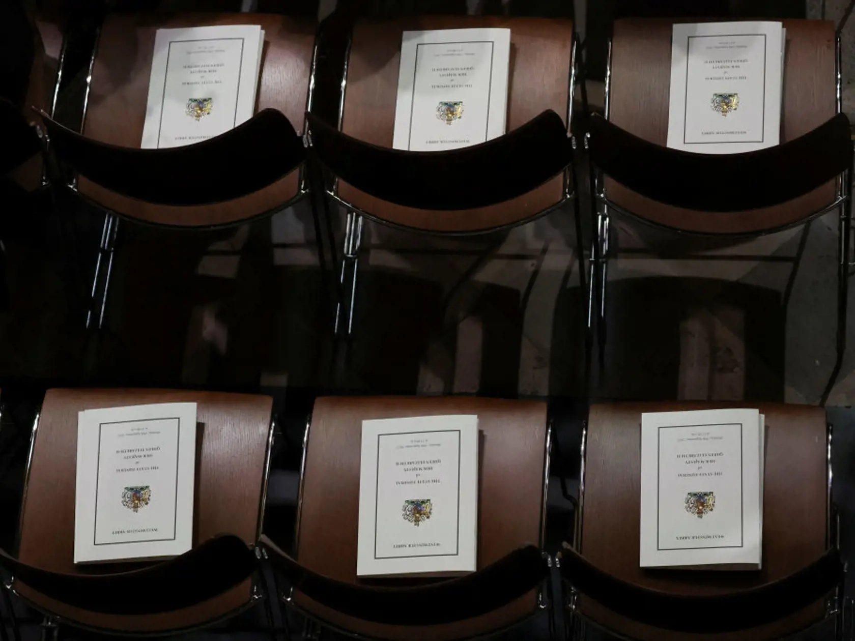 Všetko je pripravené na pohreb storočia. Svet sa dnes naposledy rozlúči s najdlhšie slúžiacou panovníčkou Alžbetou II.