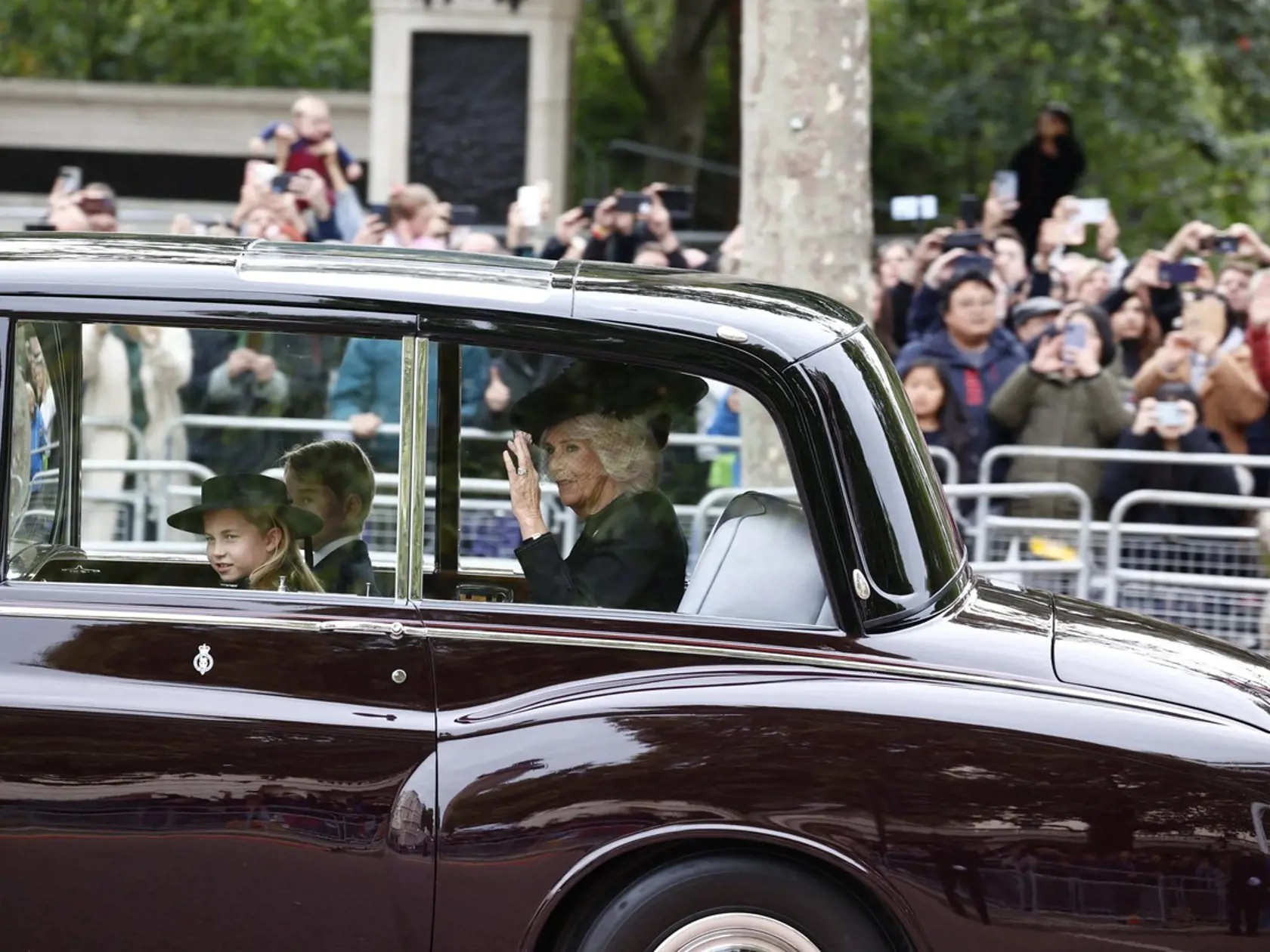 S prababičkou sa lúčia aj princ George a princezná Charlotte.