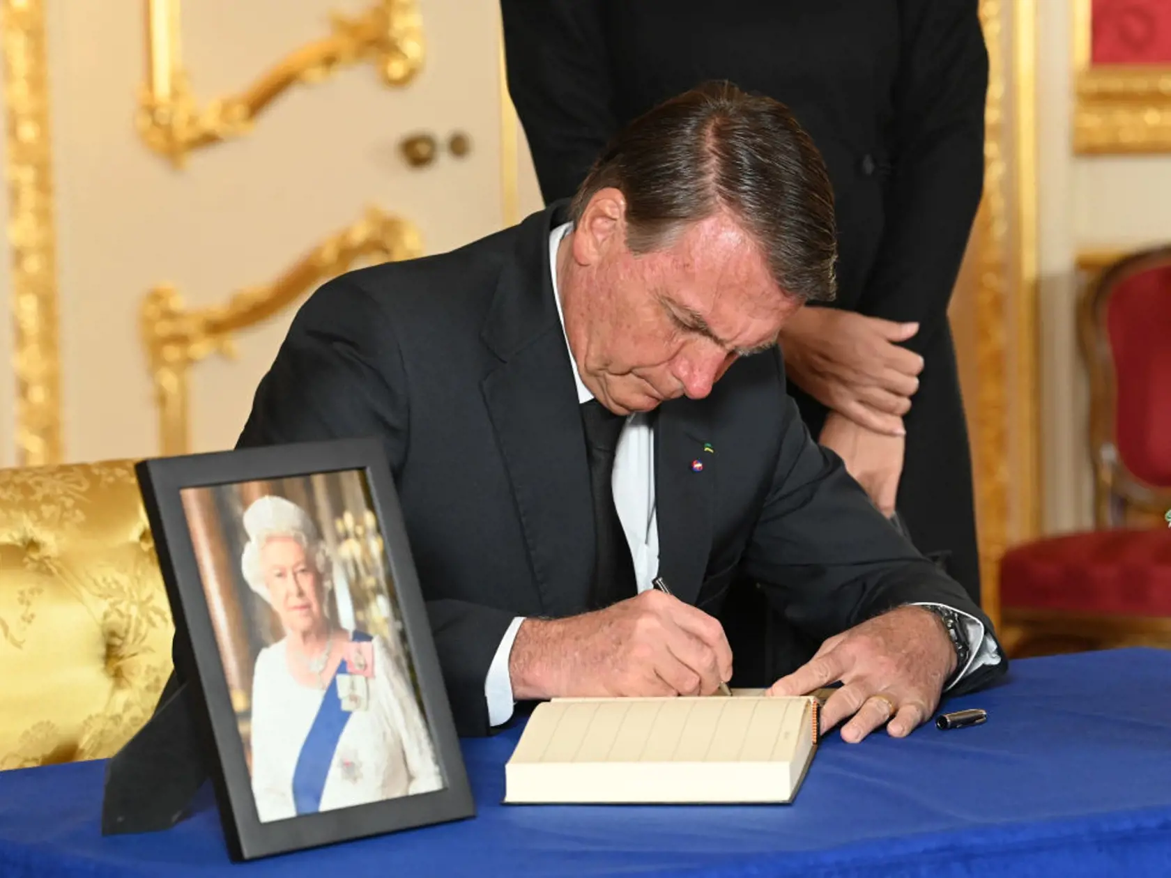 Na pohreb kráľovnej Alžbety II. v Londýne prišli politickí lídri, monarchovia aj zástupcovia diplomatických delegácií z celého sveta. Na fotke brazílsky prezident Jair Bolsonaro.