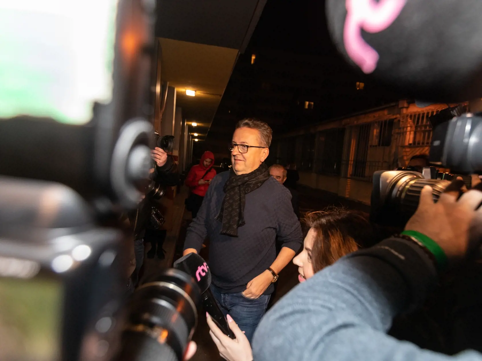 Martin Glváč podal trestné oznámenie na novinárov za šírenie jeho osobnej komunikácie s obinenou Alenou Zsuzsovou.