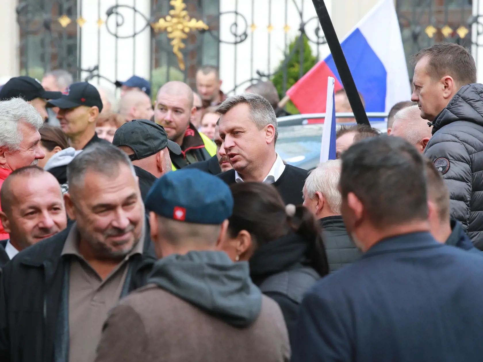 Na protivládny protest došiel aj predseda SNS Andrej Danko.