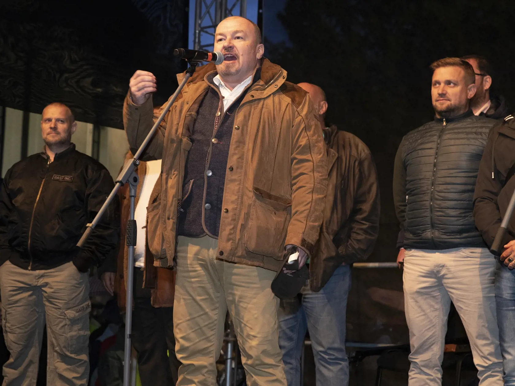 Protivládny protest opozičních politických strán na Hodžovom námestí v Bratislave.