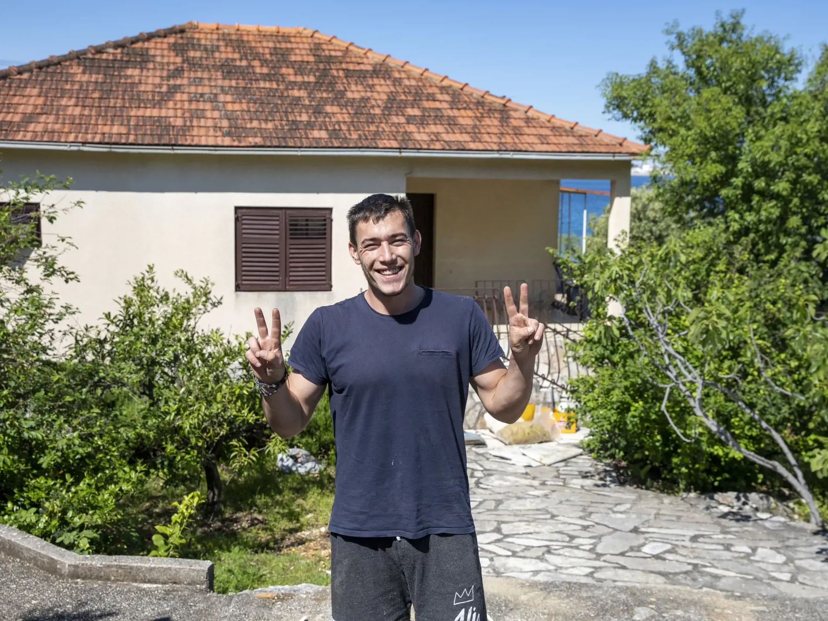 Na snímke je sused Mariána Gáborika v Rogoznici.