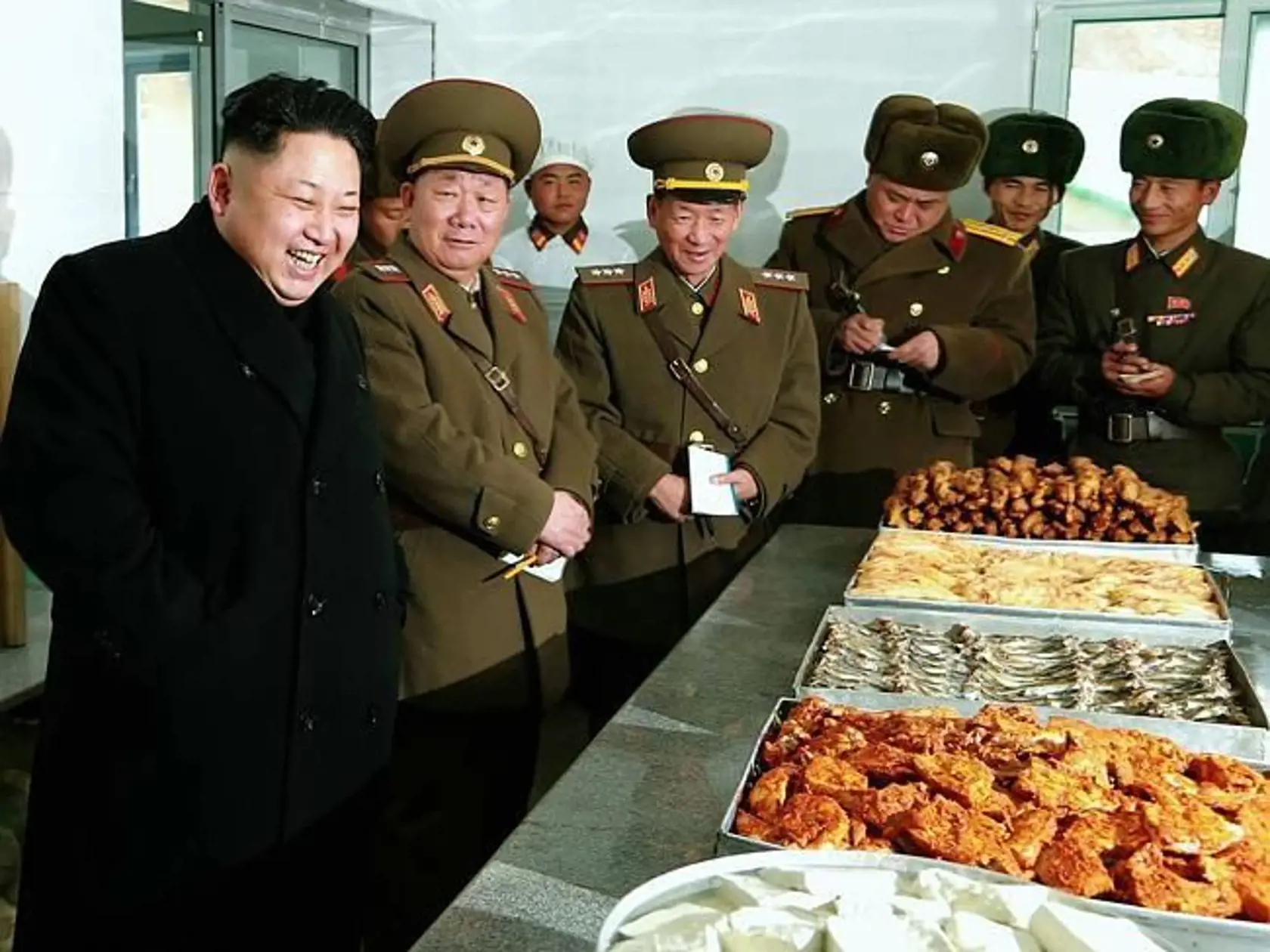 Kim Čong-un si veľmi rád pochutí na dobrom jedle, na rozdiel od obyvateľov Severnej Kórey.