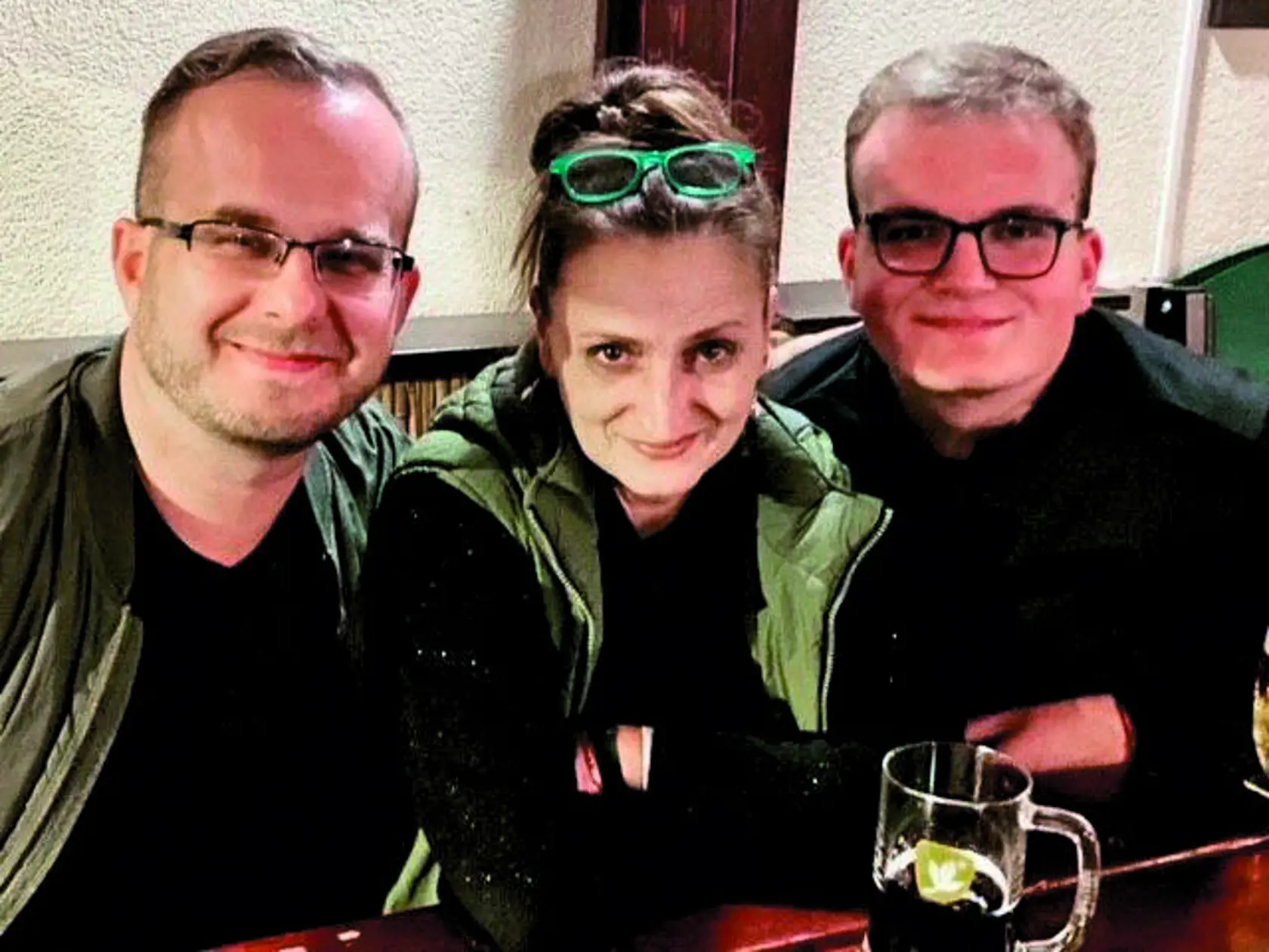 Lucia Vráblicová s manželom (vľavo) a synom.