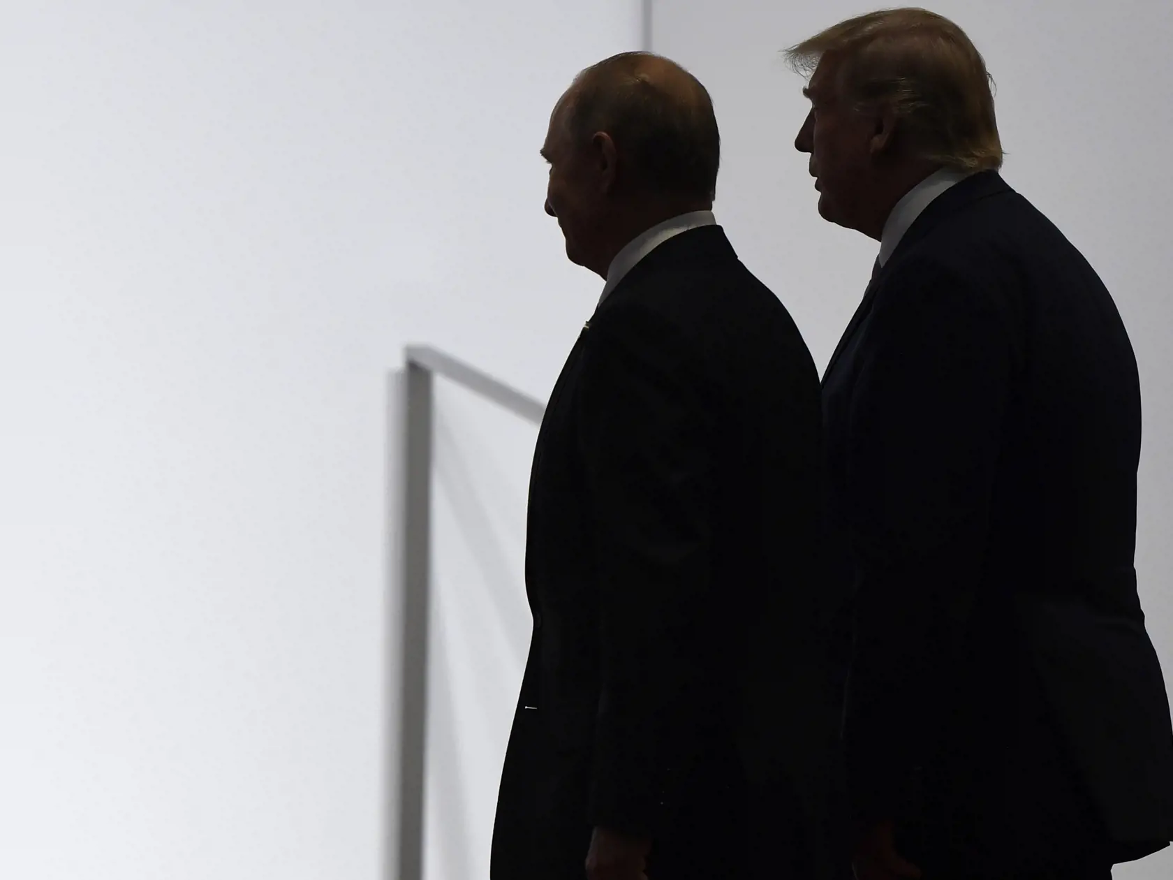 Americkí predstavitelia naznačili, že Ukrajina pravdepodobne bude musieť urobiť územné ústupky, ukrajinský prezident Volodymyr Zelenskyj to však kategoricky odmieta.