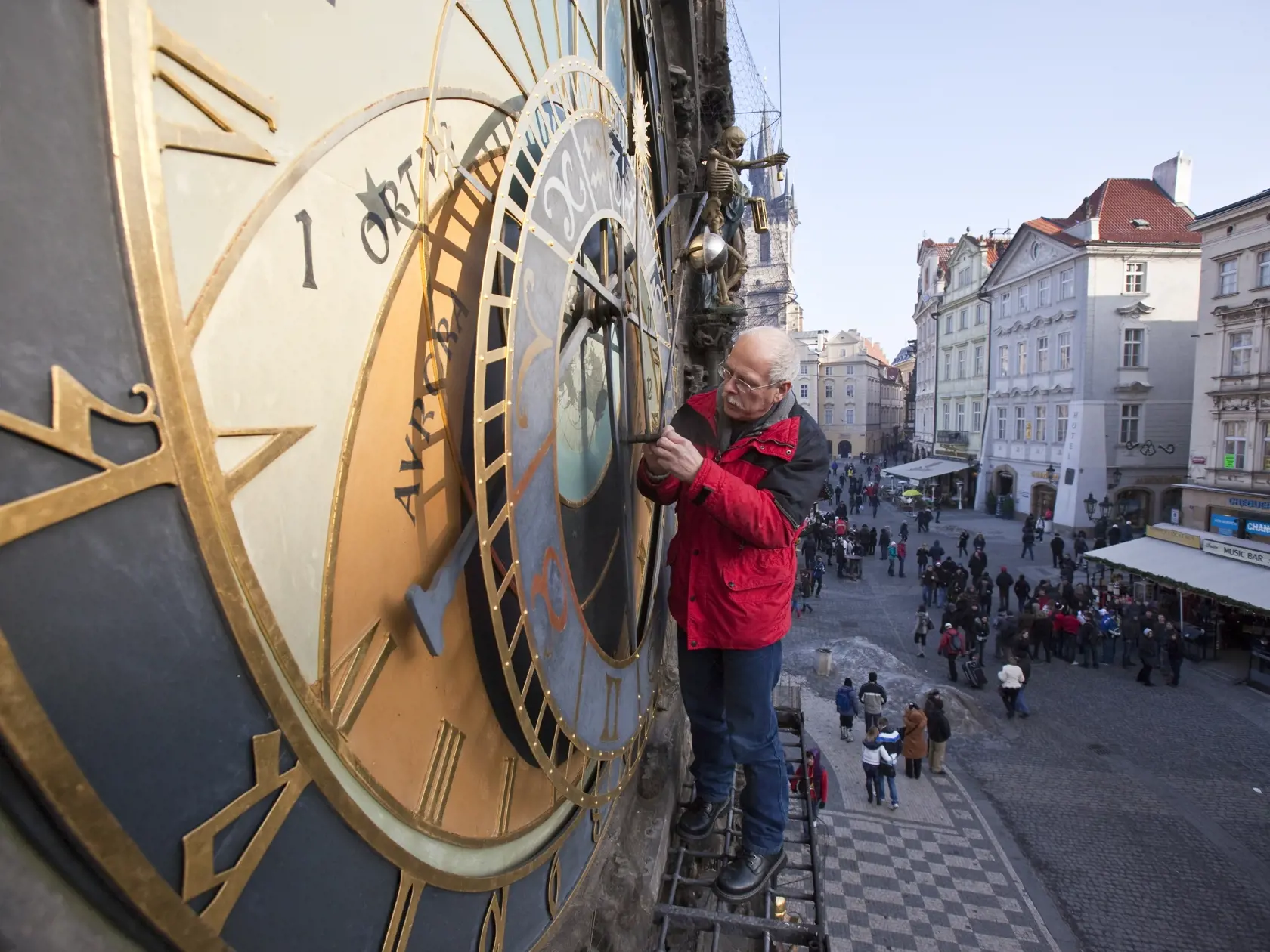 Praha - Staromestské námestie - Staromestská radnica - Staromestský orloj - orlojník Skála Petr