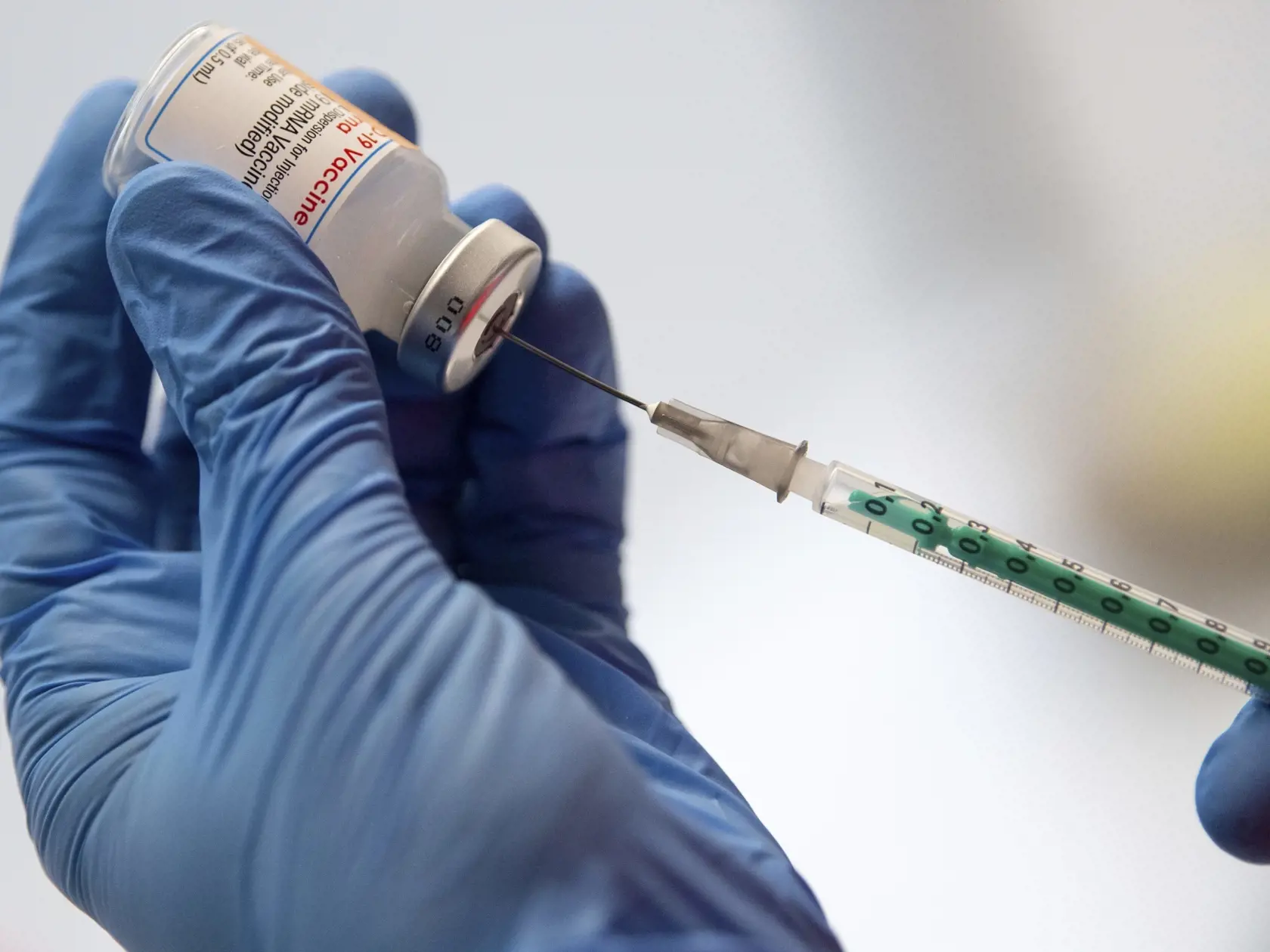 V súvislosti s odškodňovaním osôb po nežiaducich účinkoch vakcín preferuje zavedenie jednoduchej odškodňovacej schémy. "S ministrom zdravotníctva sme sa dohodli, že sa o tom budeme rozprávať," dodala.