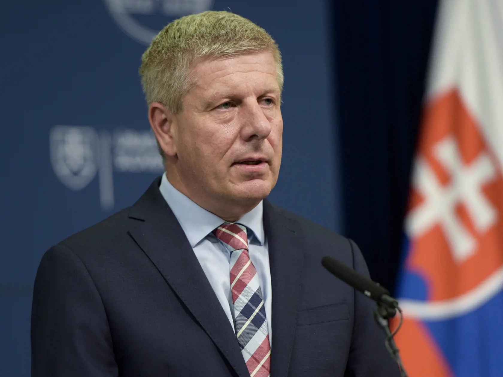 Na snímke minister zdravotníctva SR Vladimír Lengvarský počas tlačovej konferencie na Úrade vlády SR, kde rokovali zástupcovia Lekárskeho odborového združenia (LOZ) spoločne s premiérom SR Eduardom Hegerom o platových podmienkach pre zdravotníkov 19. augusta 2022 v Bratislave. FOTO TASR - Pavol Zachar