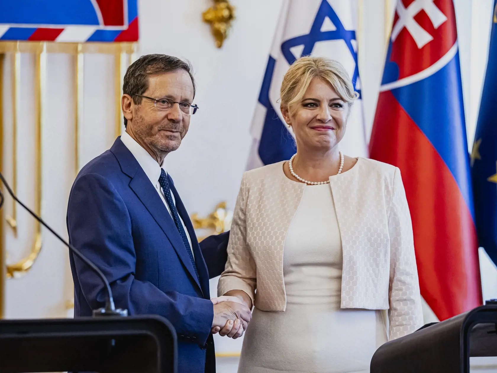 Na pozvanie prezidentky Zuzany Čaputovej pricestoval v pondelok 4. septembra 2023 na oficiálnu návštevu Slovenska prezident Izraela Isaac Herzog.