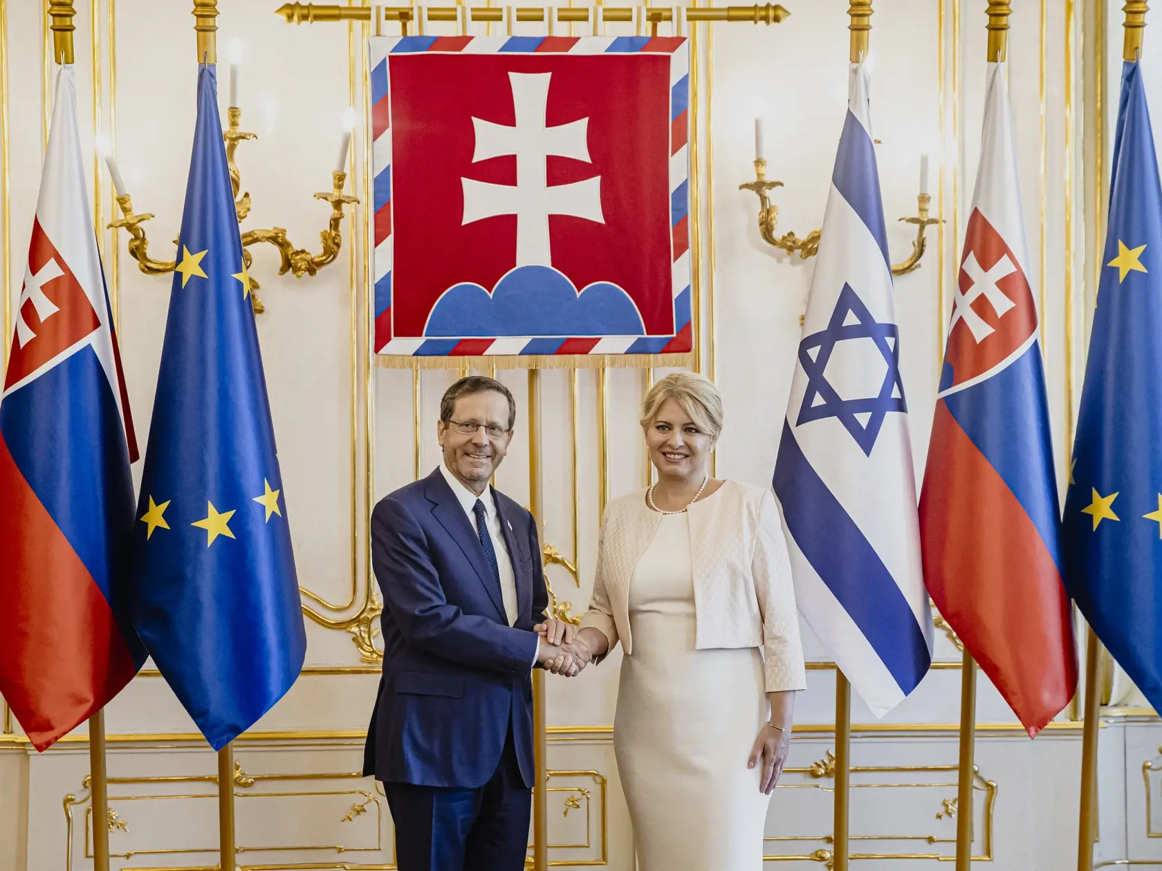 Na pozvanie prezidentky Zuzany Čaputovej pricestoval v pondelok 4. septembra 2023 na oficiálnu návštevu Slovenska prezident Izraela Isaac Herzog.