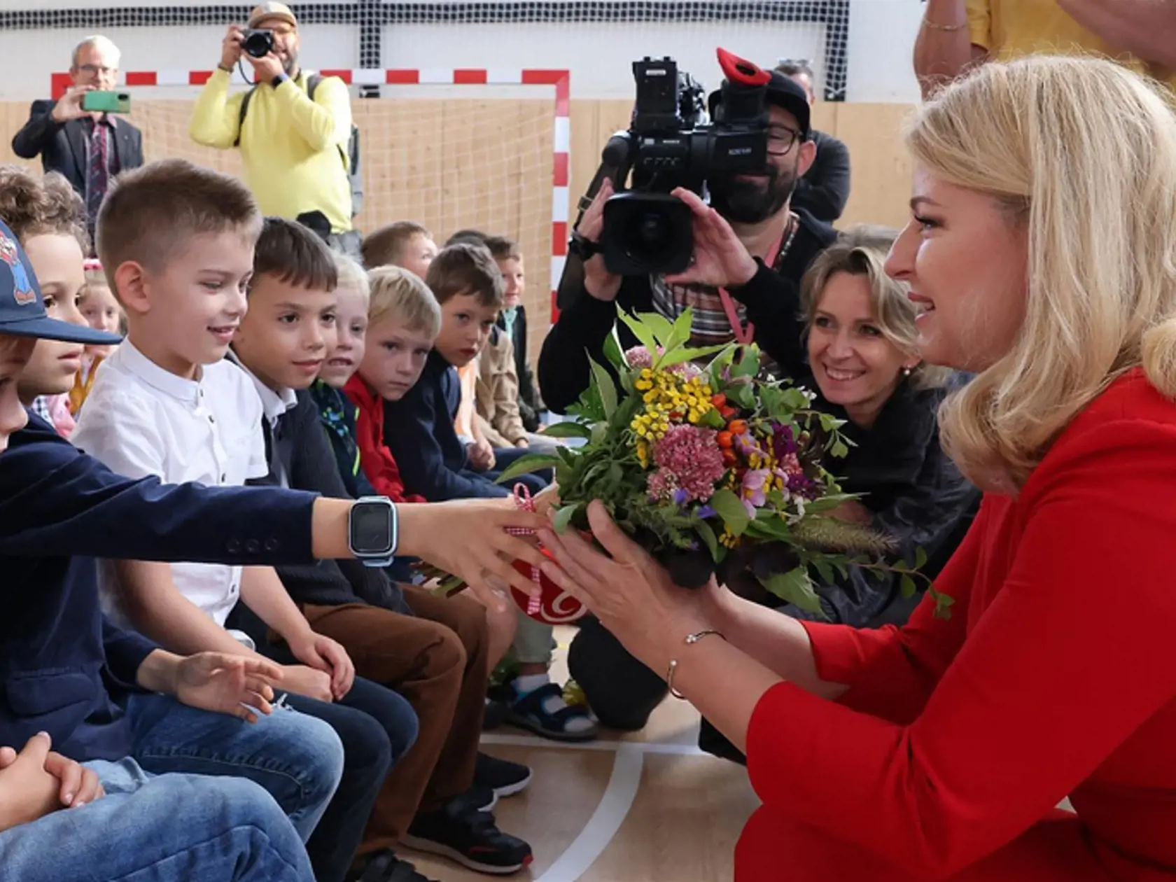 Prezidentka zahájila školský rok medzi žiakmi.