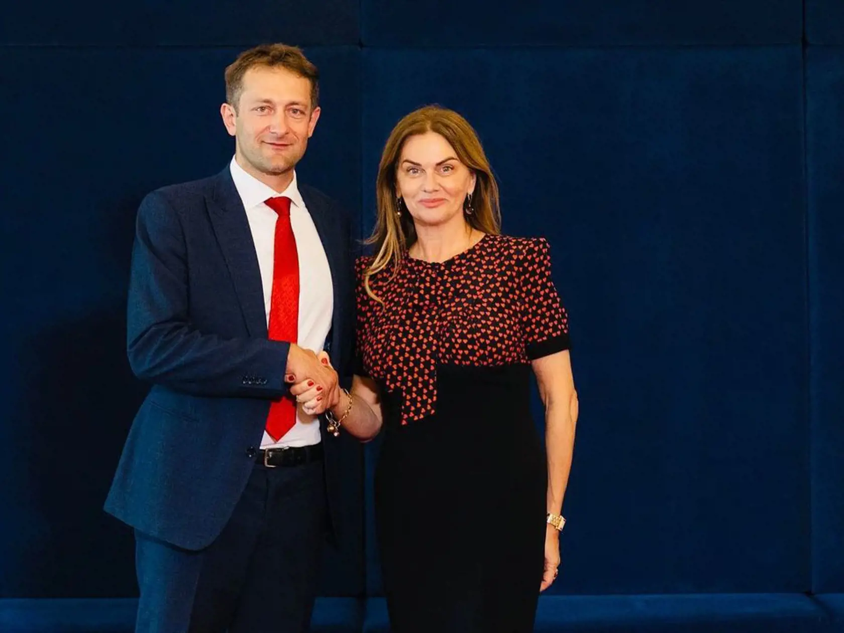 Monika je elegantná dáma.