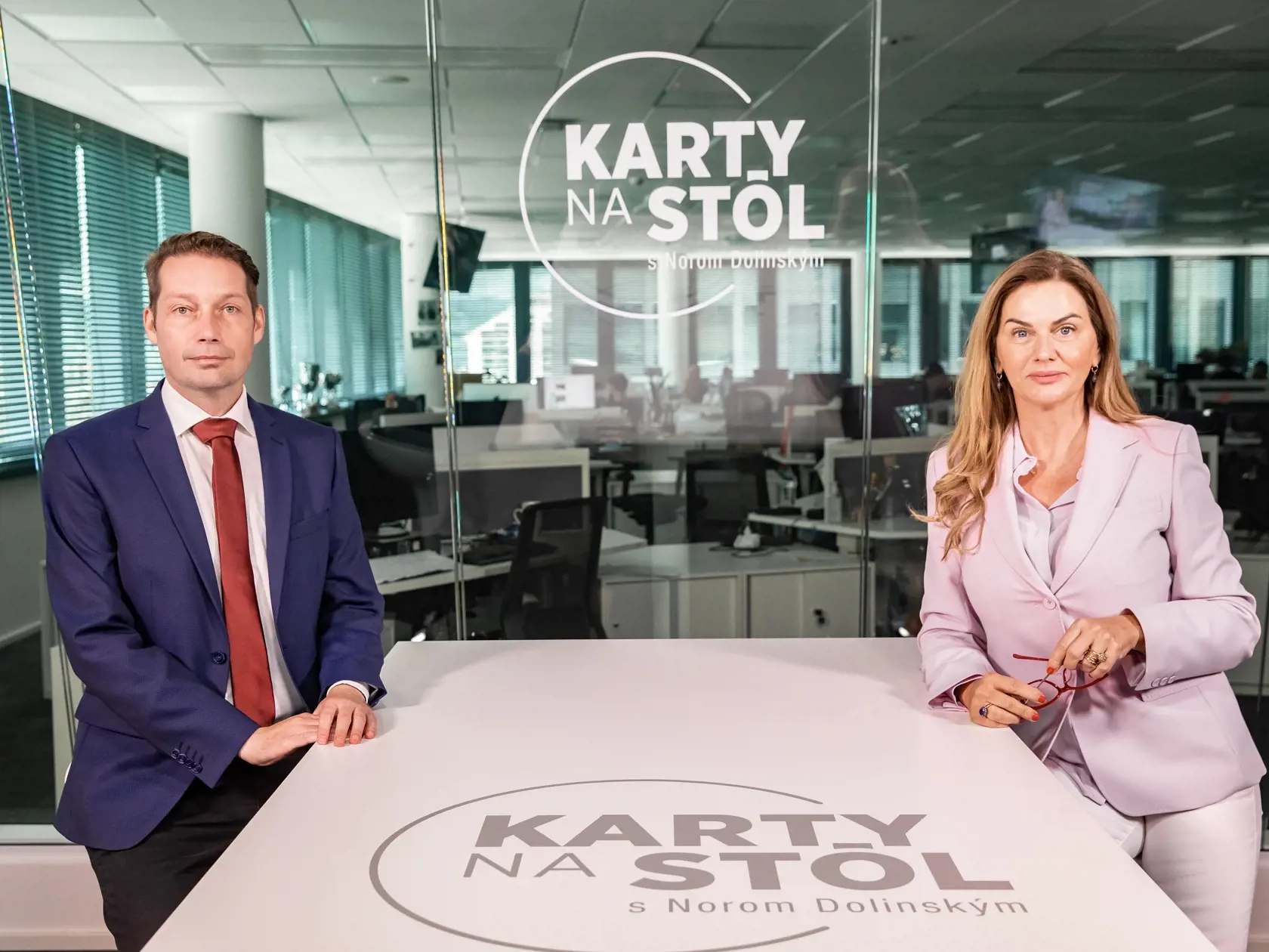 Diskusná relácia "Karty na stôl", ktorej hosťom bola poslankyňa Európskeho parlamentu za Slovenskú republiku Monika Beňová.