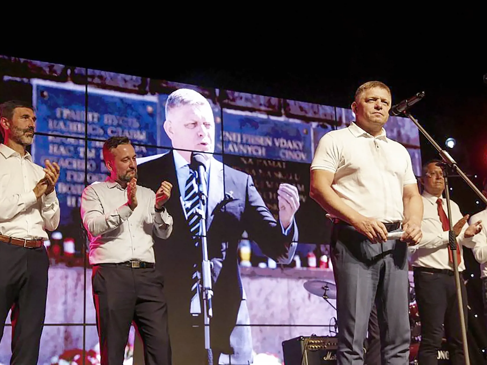 Robert Fico a jeho kolegovia zo Smeru chodia po celom Slovensku.