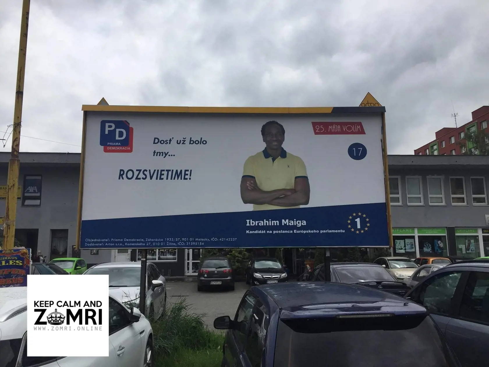 Žijeme eurovoľbami. Pobavil aj tento billboard Ibiho Maigu.