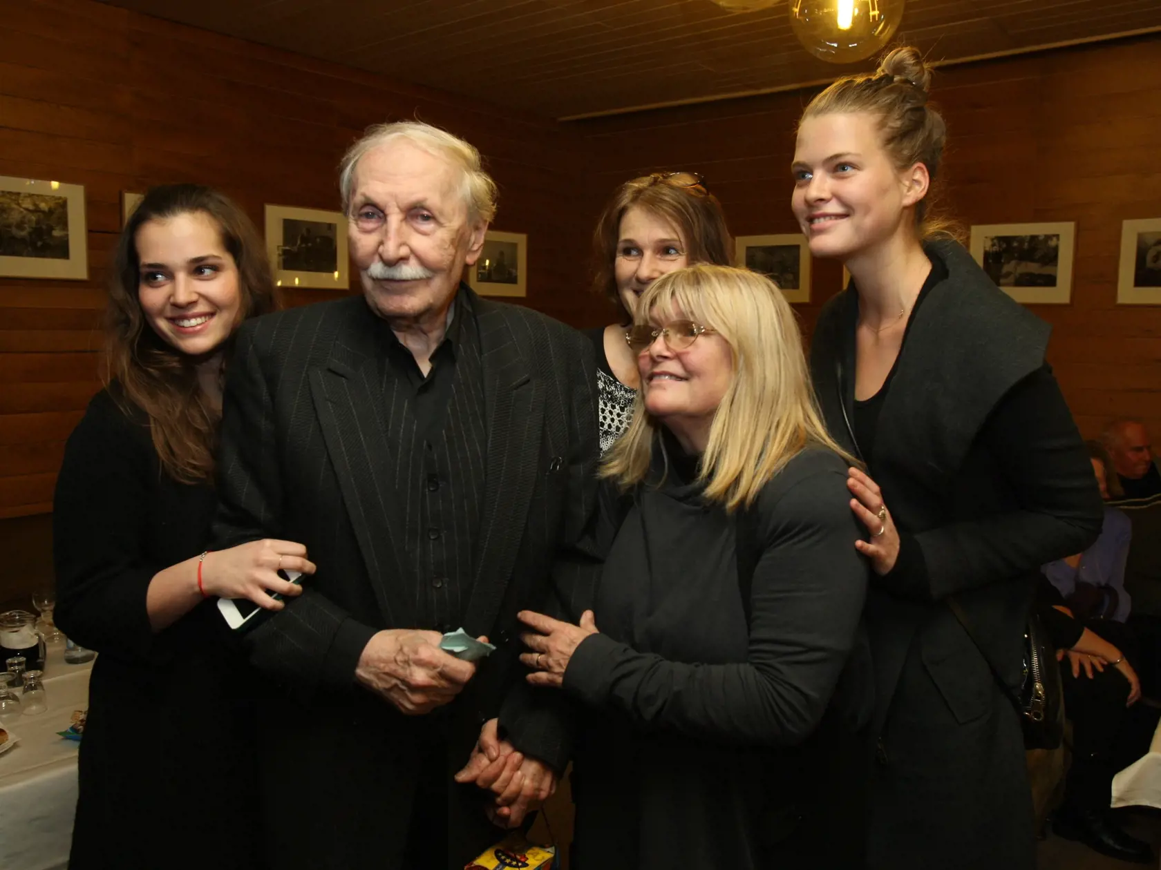 Maestro odišiel do umeleckého neba 29. júna 2015 popoludní. Skonal na nemocničnom lôžku v prítomnosti svojej manželky Aleny a dcéry Bereniky. Obľúbený herec bol už dlhší čas pripútaný na lôžko. Sám už dávno tušil, že jeho pozemská púť sa kráti. 
No rovnako ako v divadle hral svoju poslednú rolu hlavného v legendárnej Tančiarni, dokiaľ mu sily stačili, tak do poslednej chvíle statočne zápasil aj s chorobami, ktoré sa mu vyškierali do tváre po celý život.