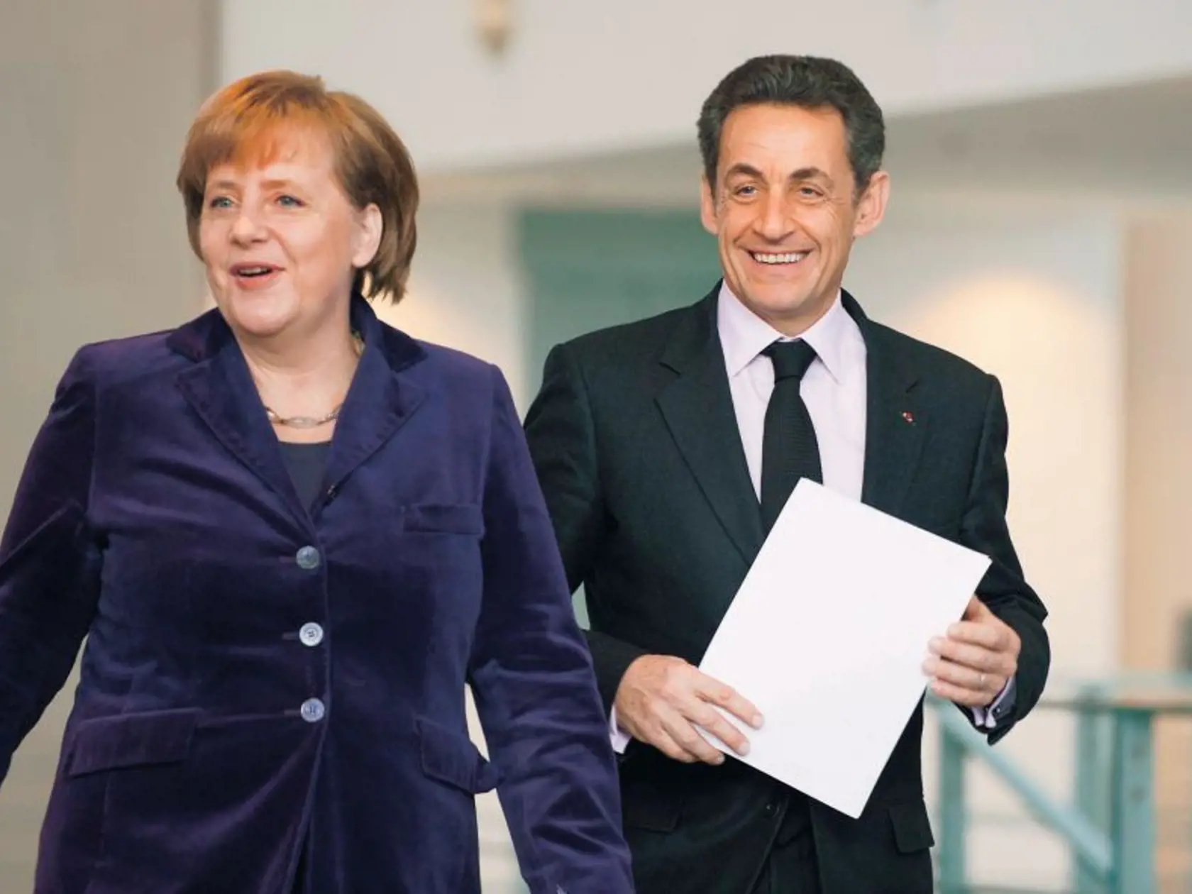 „Možno zažijeme parádny rast ekonomiky, Merkelová so Sarkozym vymyslia ideálny recept, krízu vyriešia, zrazu to bude klapať...“