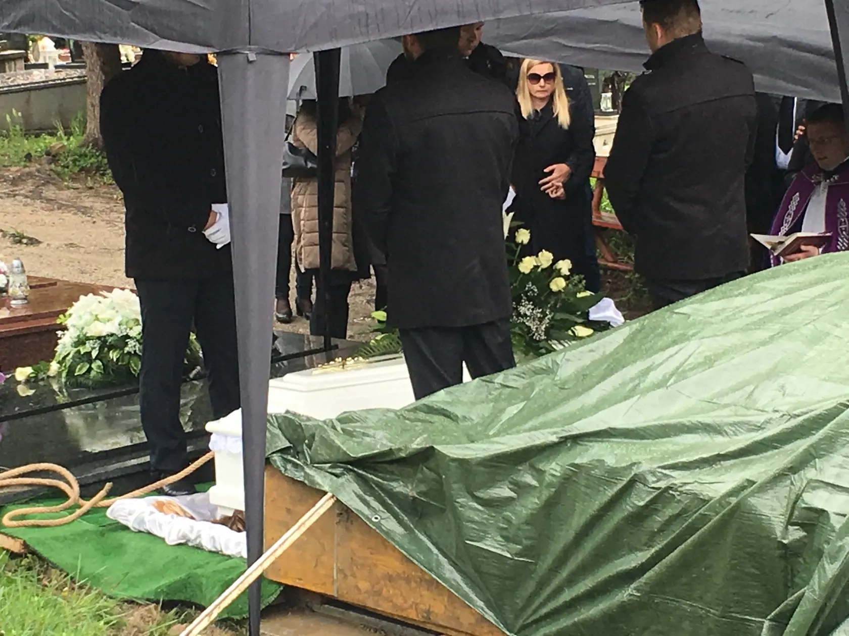 Mladého Tomáša (†16) pochovali.