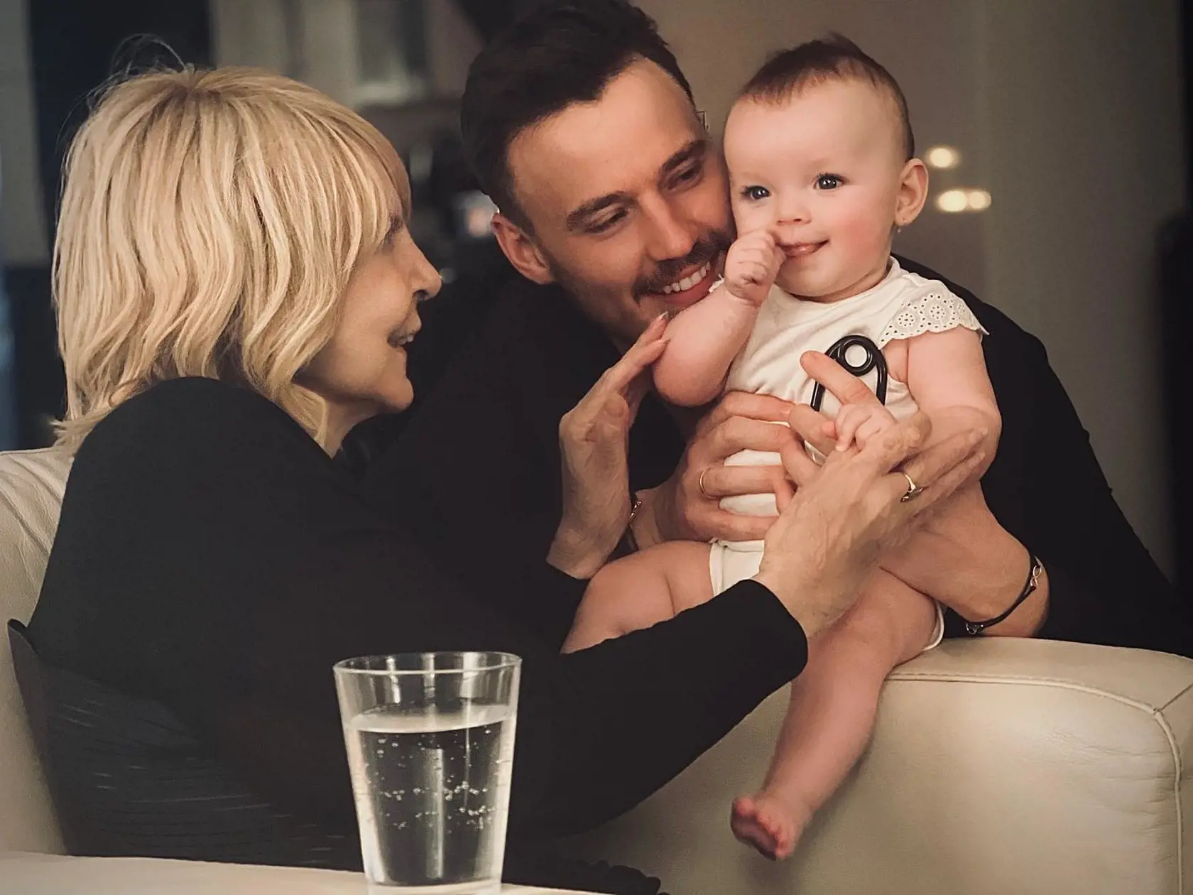 Keď Zagorová zomrela, Michal Kindl jej poslal do hudobného neba nádherný odkaz: "Hani, pamätám si, keď sme sa prvýkrát stretli U Taliana. V tej chvíli vošlo do miestnosti svetlo a do našich životov vstúpil niekto, koho sme prijali za svoju rodinu. Dnes to svetlo zhaslo, ale ja viem, že tu s nami si stále. Dávaj tam hore na nás na všetkých pozor! Máme ťa veľmi radi. Michal, Barunka a Adelinka.