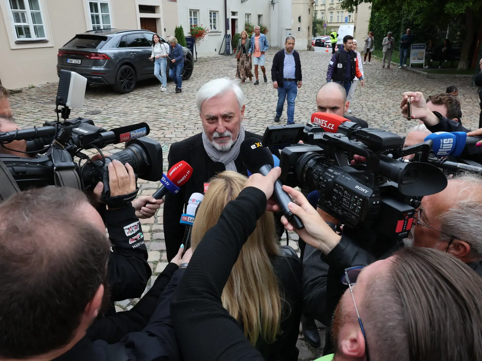 Posledná rozlúčka s Vašom Patejdlom. Český moderátor Jan Rosák.