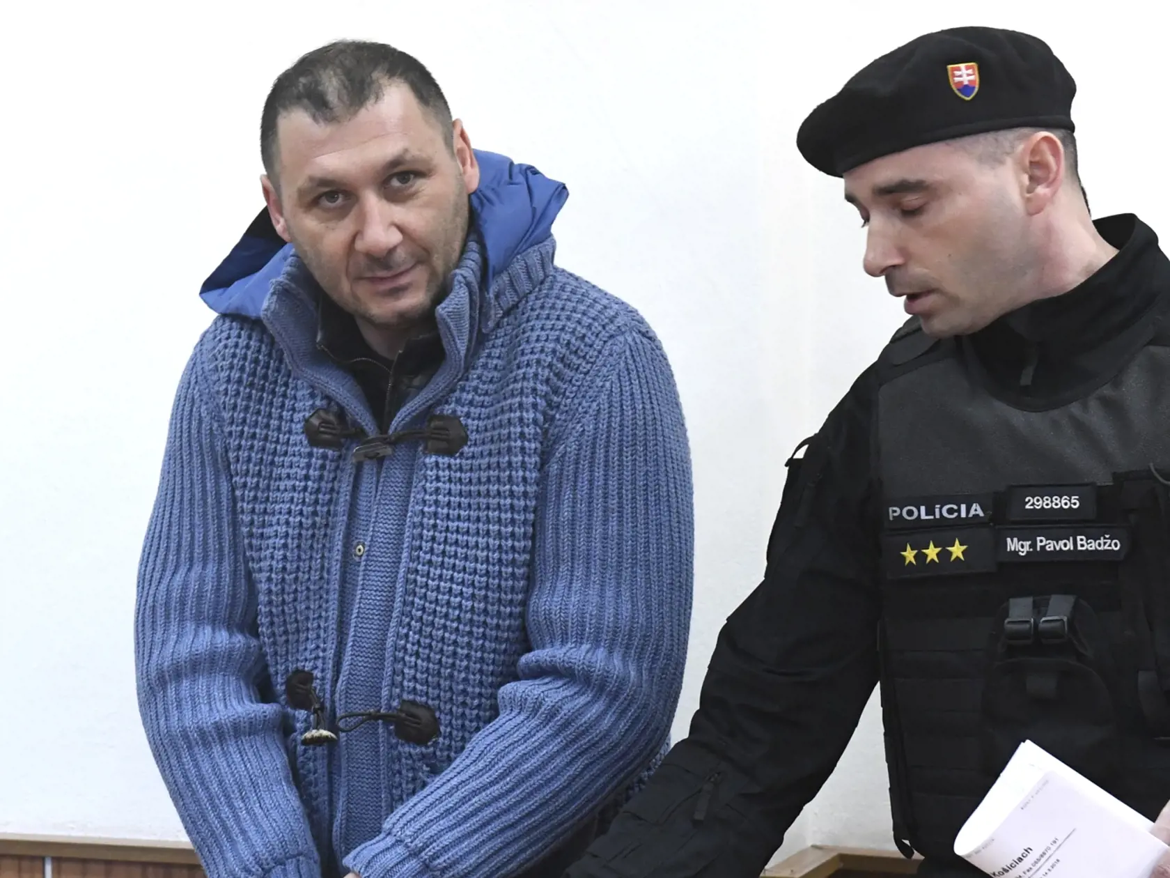 Krajský súd v Košiciach na neverejnom zasadnutí rozhoduje o návrhu na predbežnú väzbu pre podnikateľa talianskeho pôvodu Antonina V. (na snímke vľavo). Podnikateľa zadržala v utorok ráno 13. marca 2018 slovenská polícia v Michalovciach. Dôvodom je európsky zatykač, ktorý vydal súd v Benátkach. Košice, 15. marca 2018. FOTO TASR – František Iván