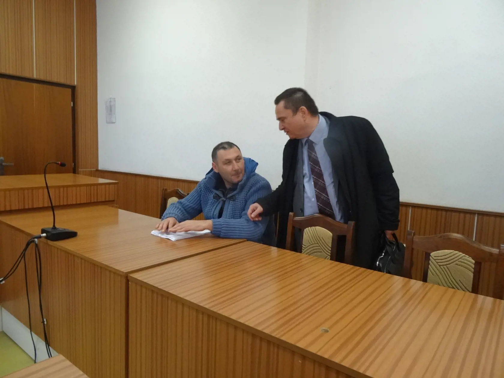 Antonino Vadala v pojednávacej miestnosti.