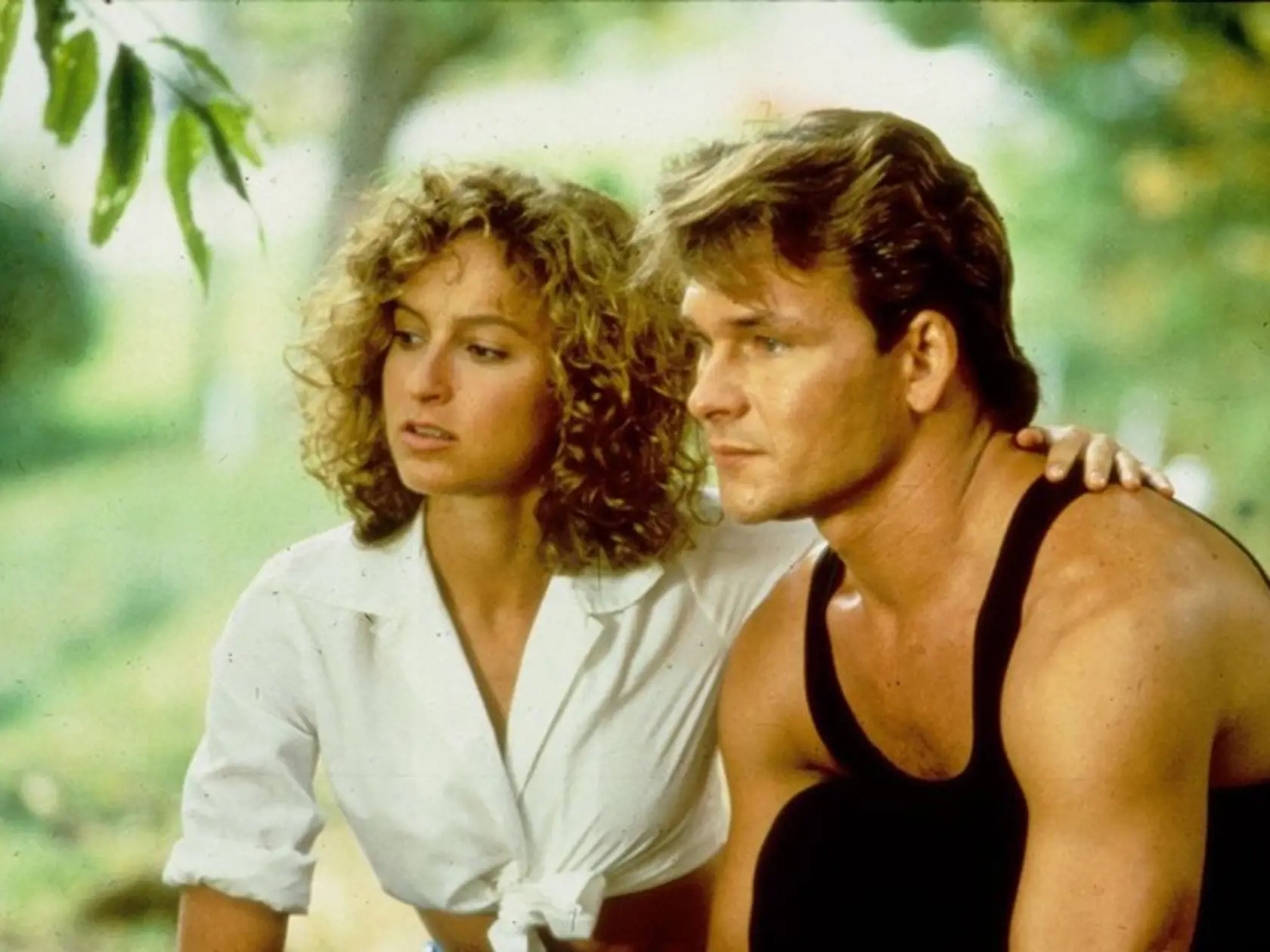 Ubehlo tridsať rokov od premiéry Hriešneho tanca (Dirty Dancing, 1987), z ktorého si každý pamätá priam legendárnu vetu Patricka Swayzeho v úlohe tanečného inštruktora Johnyho Castla: „Baby nebude sedieť v kúte“.
