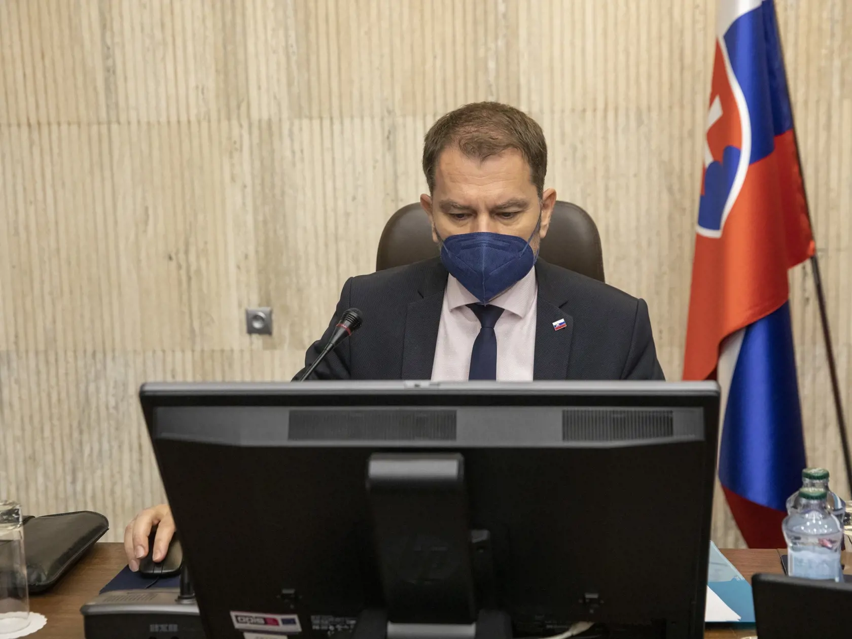 Na otázku, či je podľa ministra Matoviča Mária Kolíková nelegitímne vo funkcii ministerky spravodlivosti, odpovedal, že nie podľa neho, ale podľa koaličnej zmluvy.