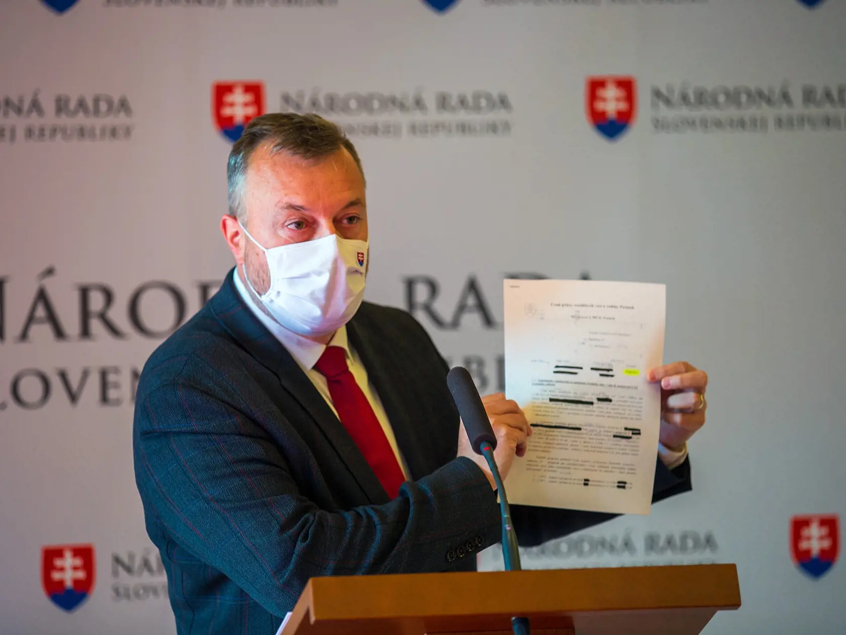 Minister práce Milan Krajniak k prípadu na Úrade práce Pezinok: 20. augusta 2021 išlo trestné oznámenie. 30. augusta bolo doplnené.