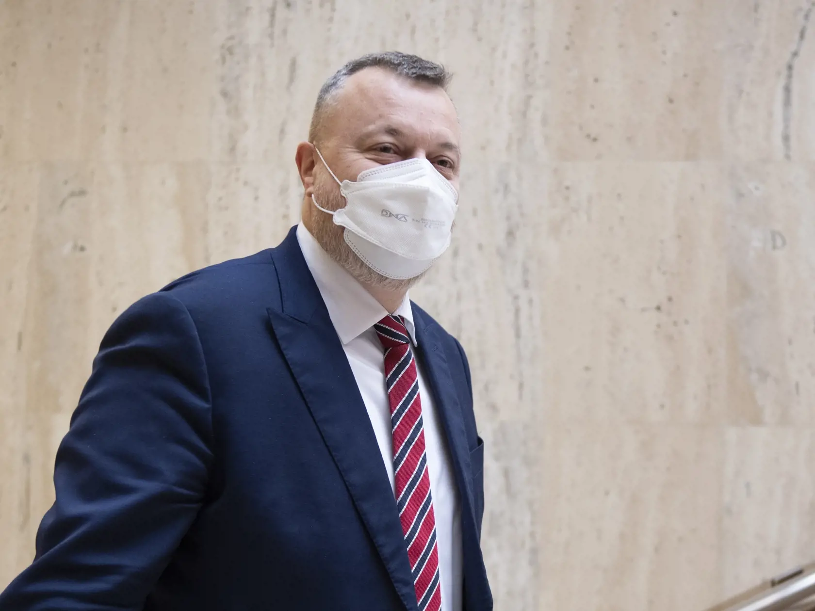 Minister práce Krajniak po tejto udalosti spustil celoslovenskú kontrolu. Okrem prípadu z Pezinka žiadne iné podozrenia o podvode neodhalili.