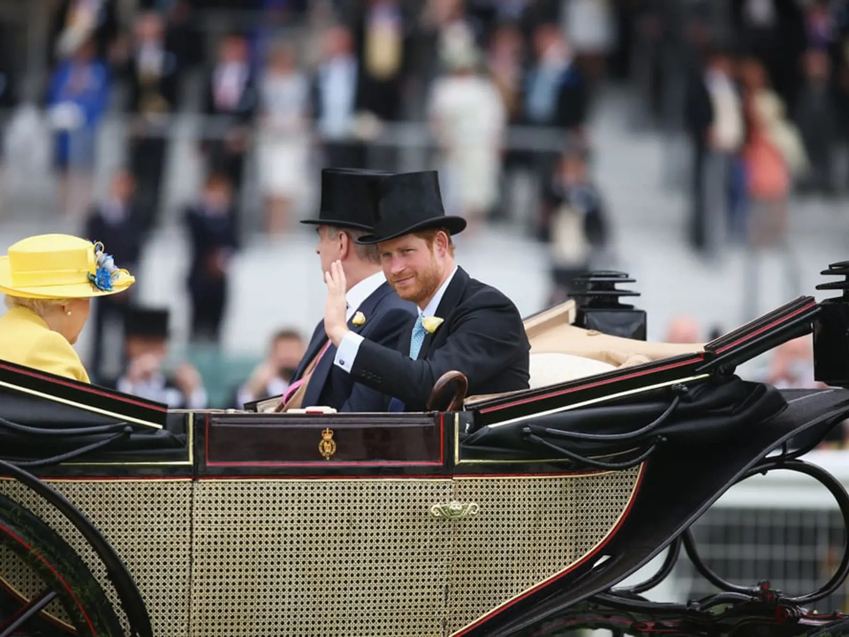 2016: Kráľovná a princ Harry
