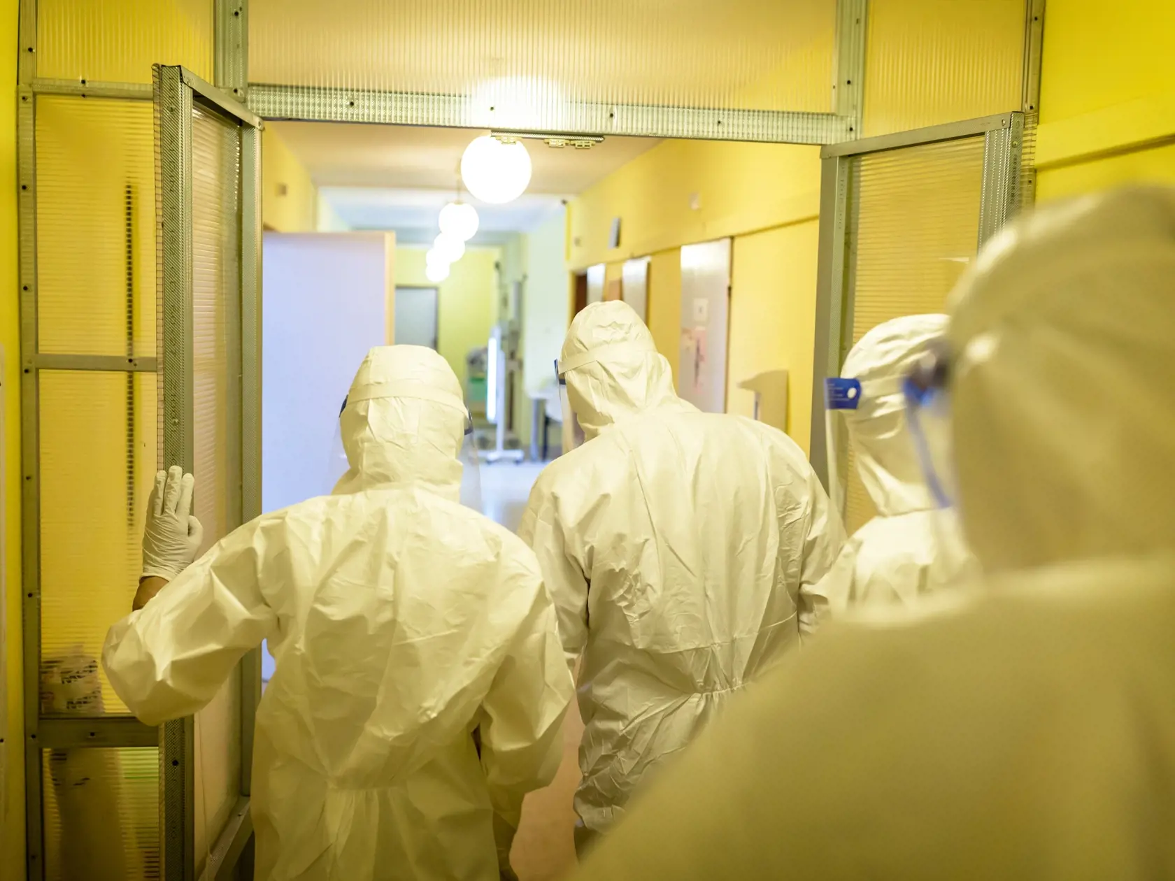 Na snímke je lôžkové oddelenie na Kramároch, kde sa liečia pacienti chorí na Covid-19. 